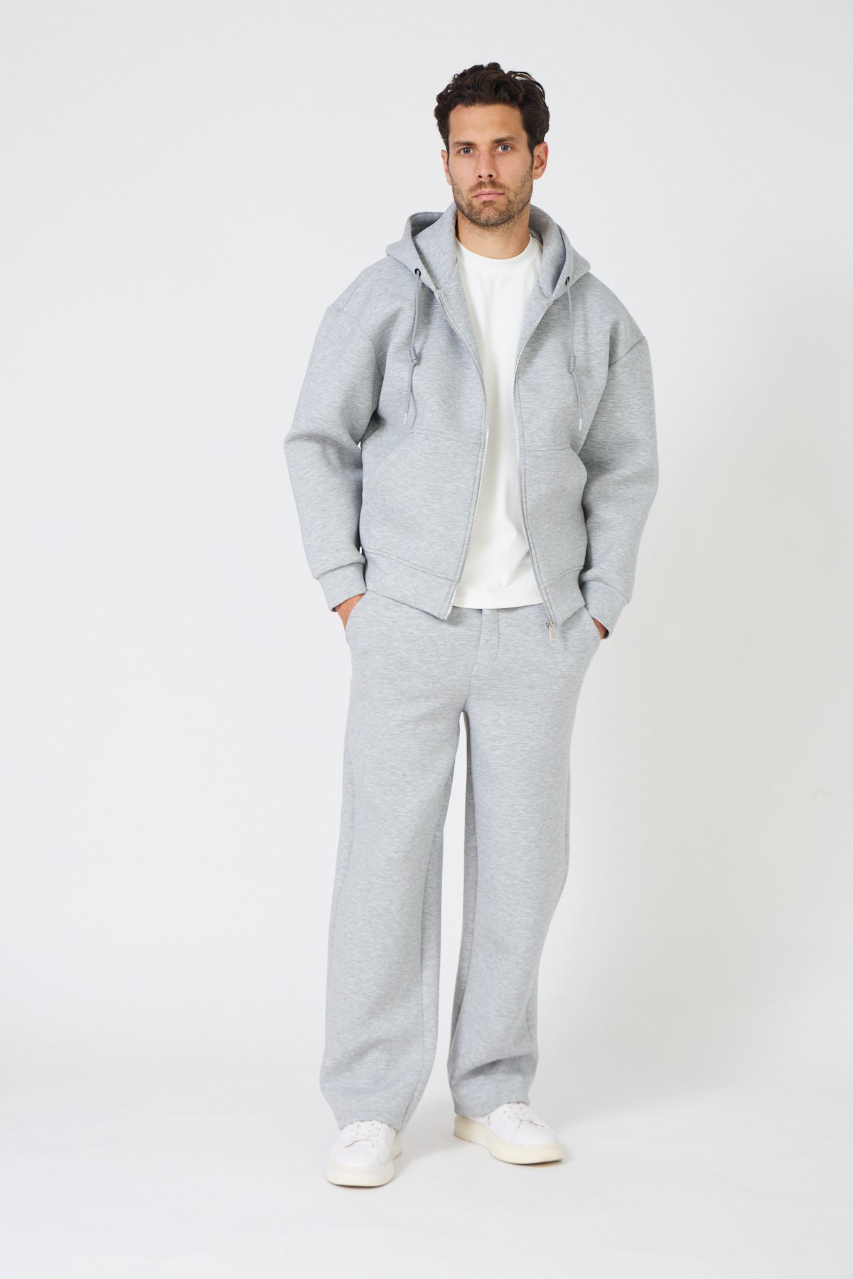 Casual oversized sweatshirt and jogging suit