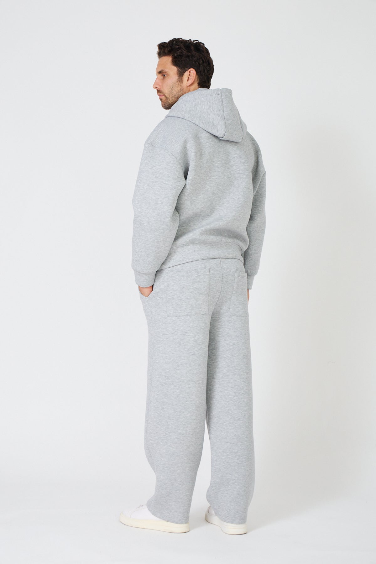 Casual oversized sweatshirt and jogging suit