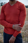 Pull Col V en Maille Fine – Élégance Urbaine