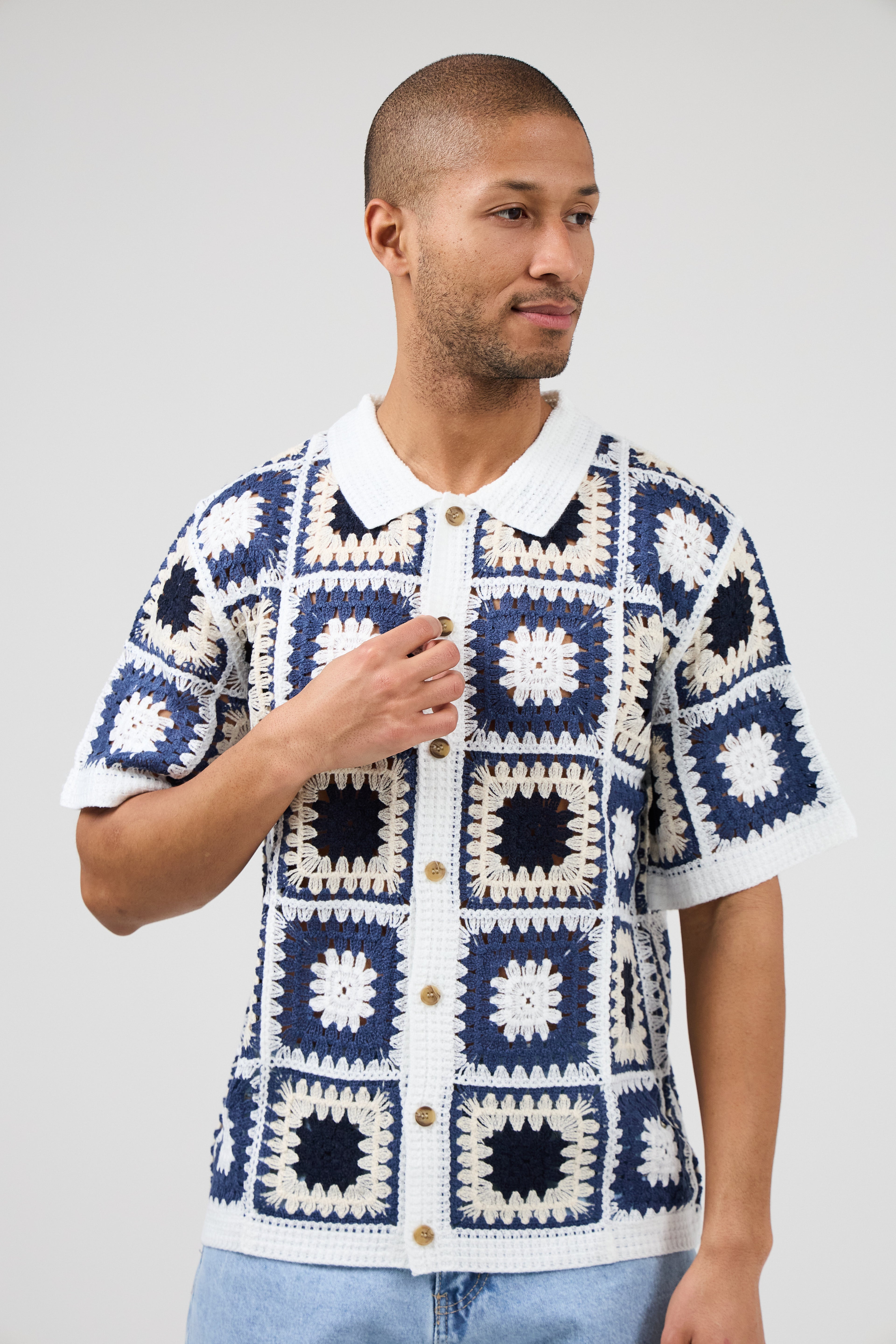 Chemise polo homme en maille crochet à motifs