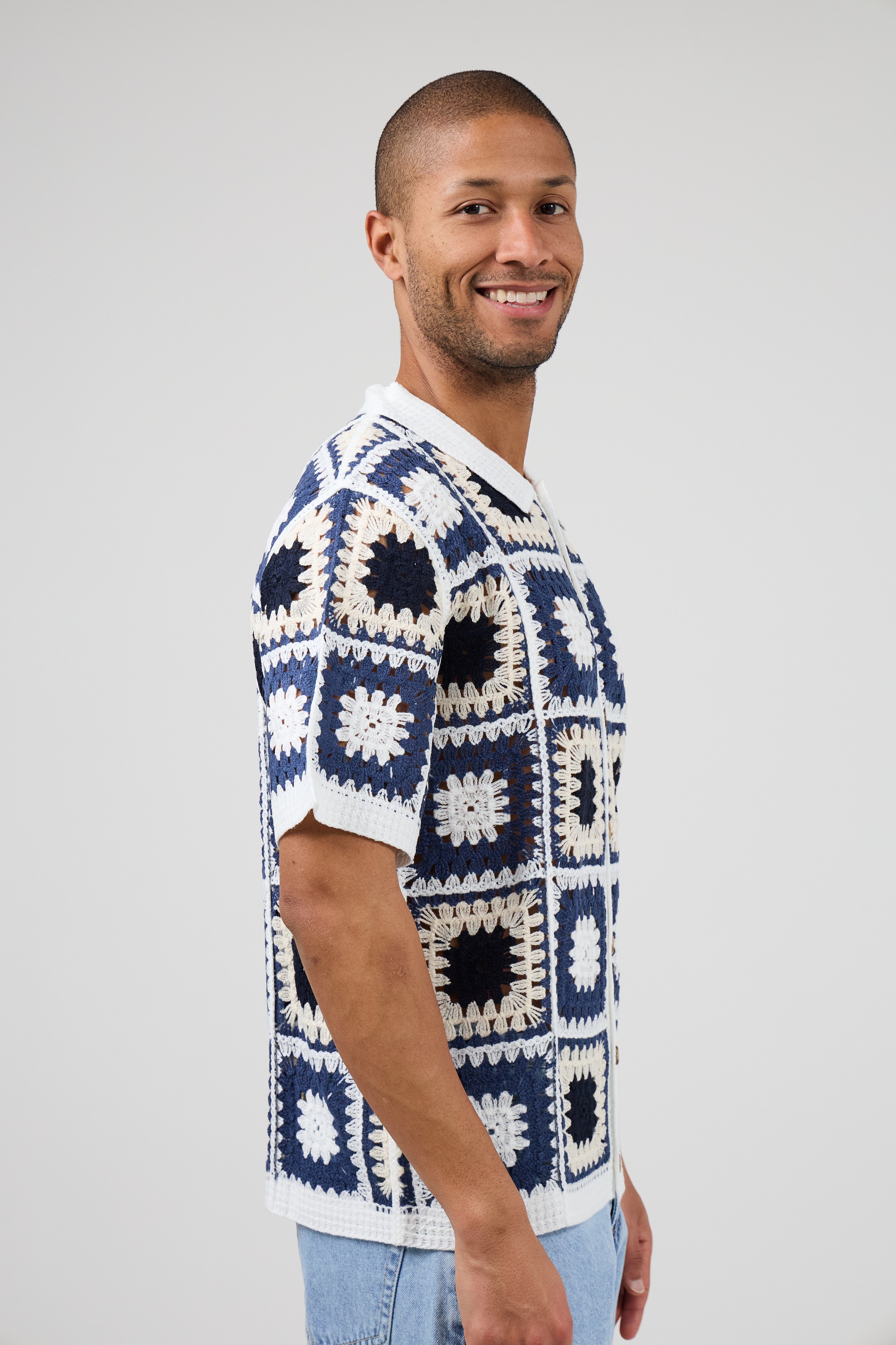 Chemise polo homme en maille crochet à motifs