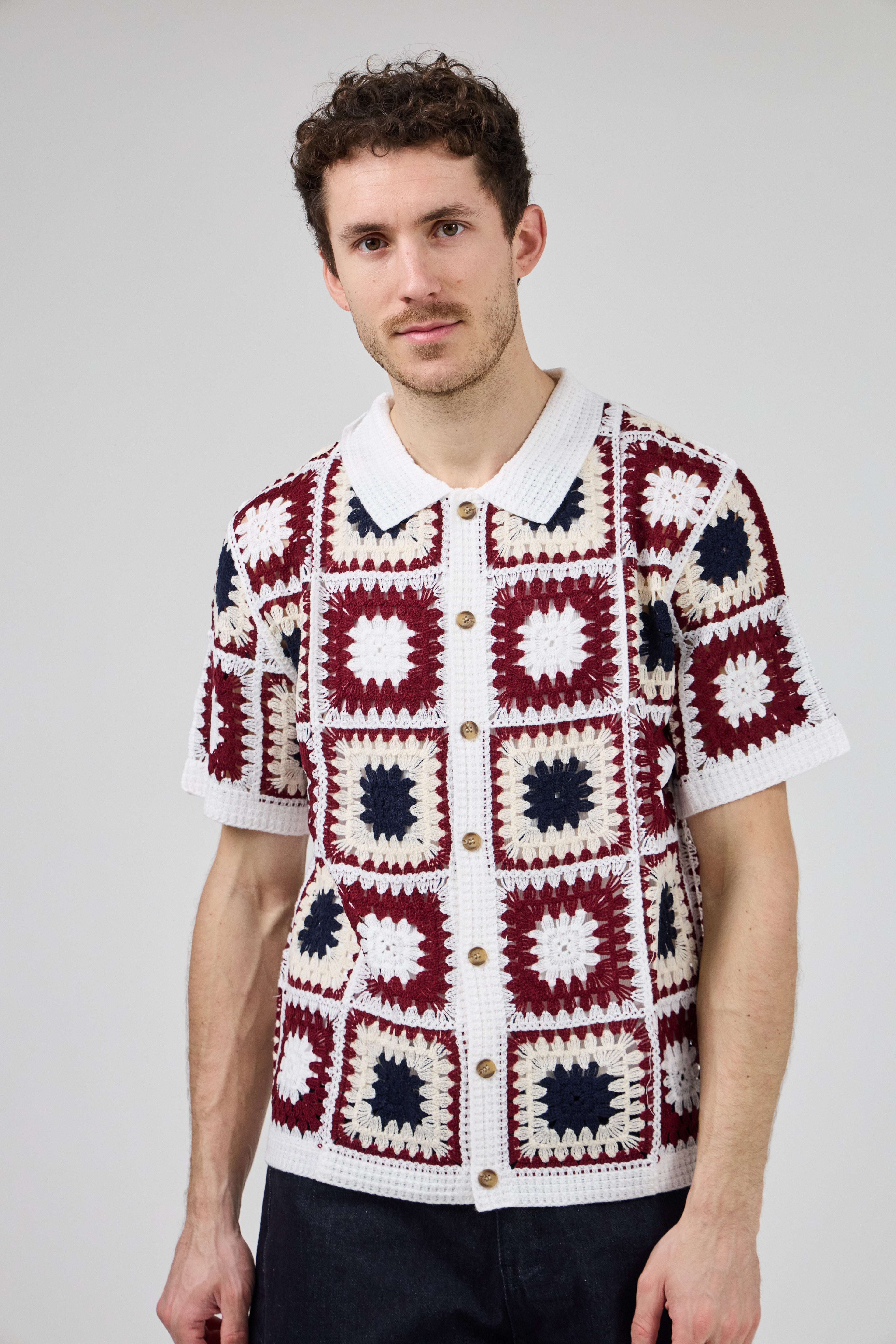 Chemise polo homme en maille crochet à motifs