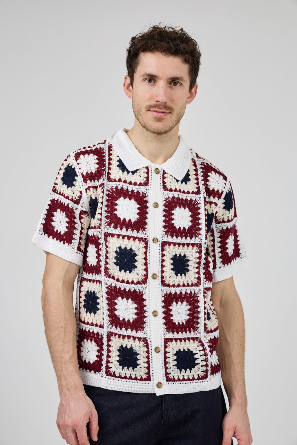 Chemise polo homme en maille crochet à motifs
