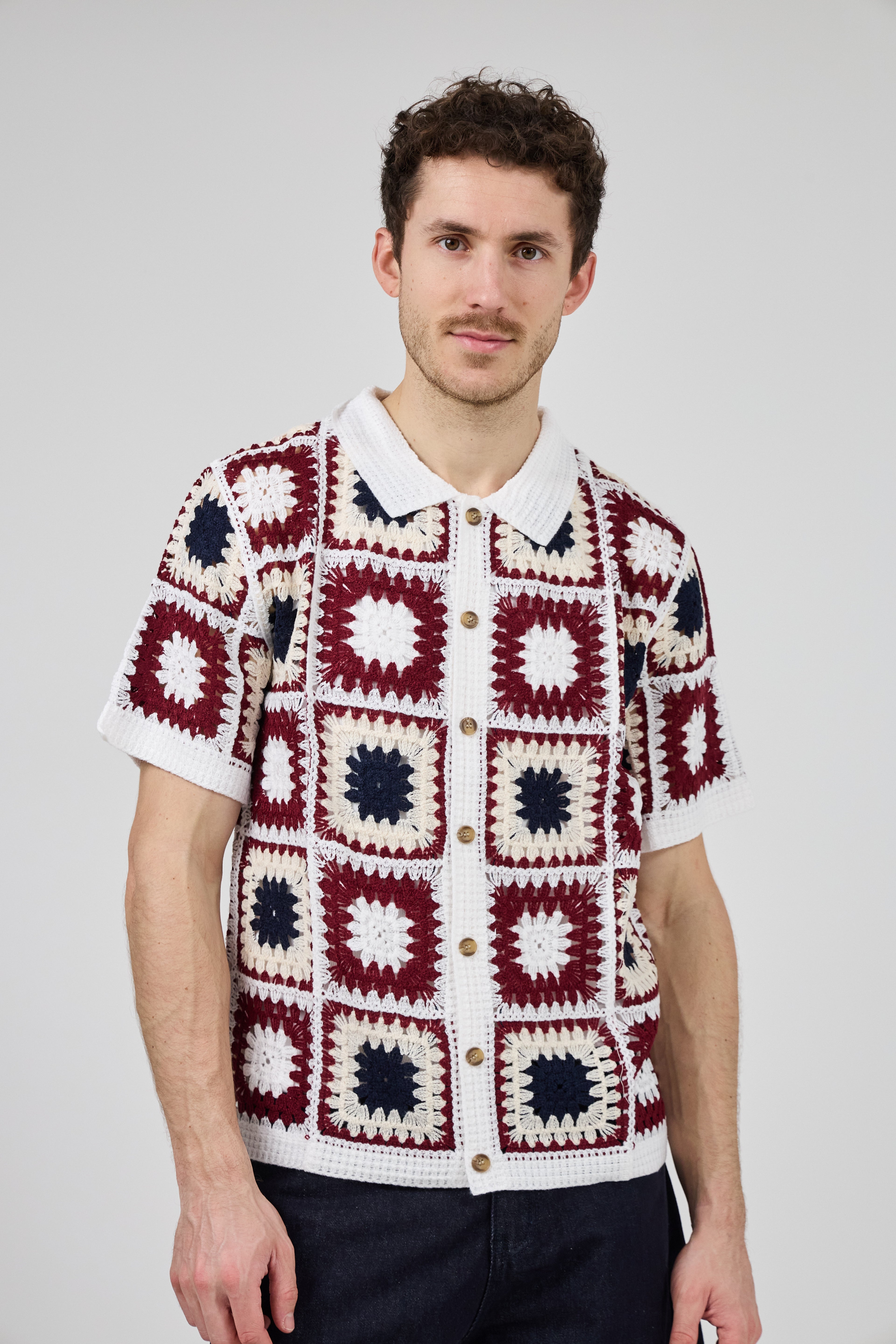 Chemise polo homme en maille crochet à motifs