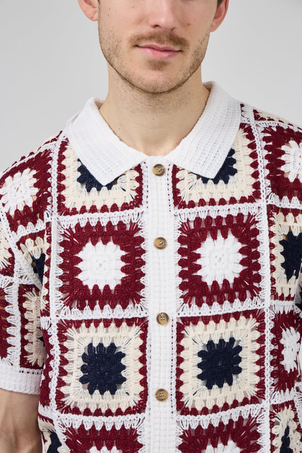 Chemise polo homme en maille crochet à motifs