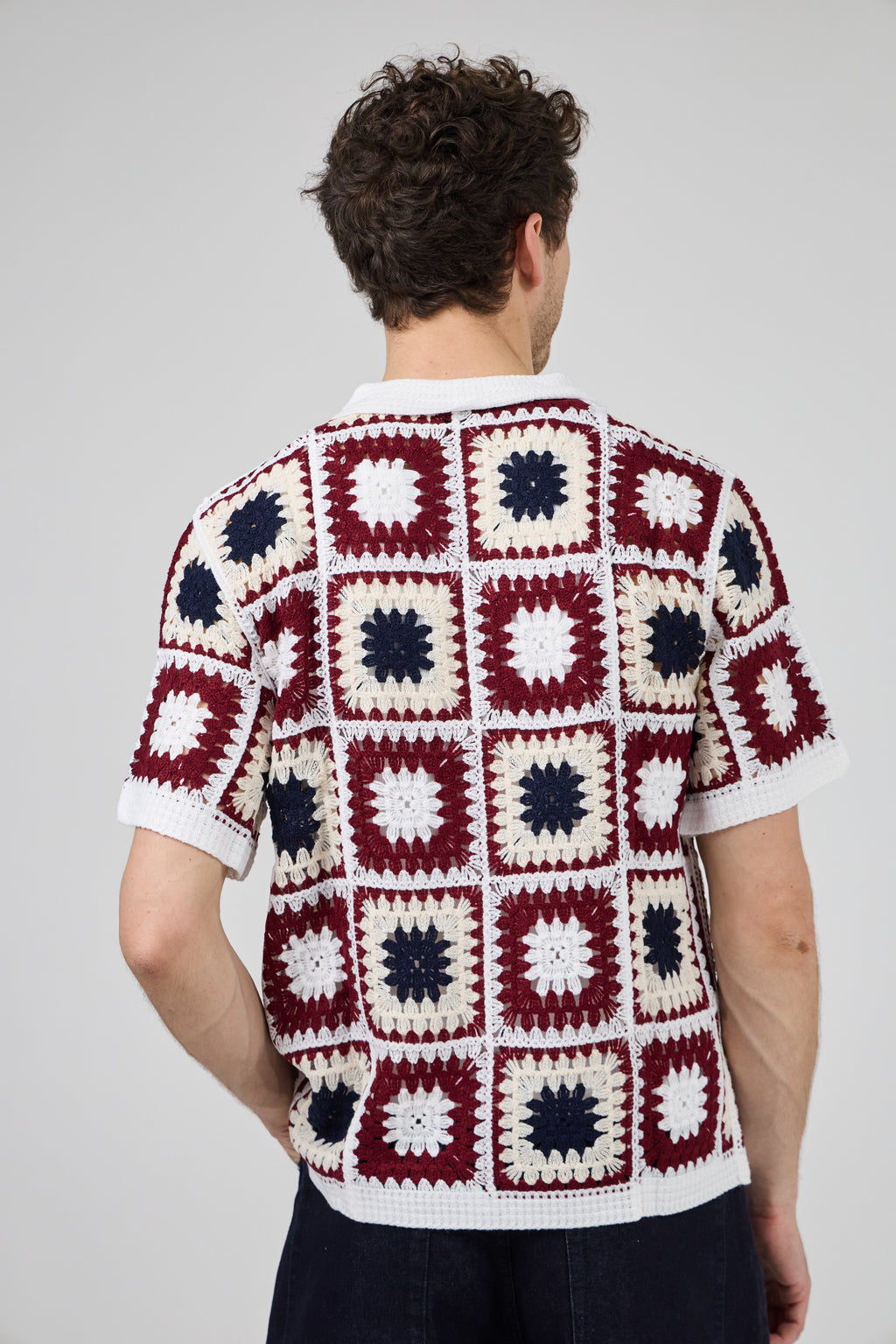 Chemise polo homme en maille crochet à motifs