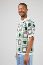 Chemise polo homme en maille crochet à motifs