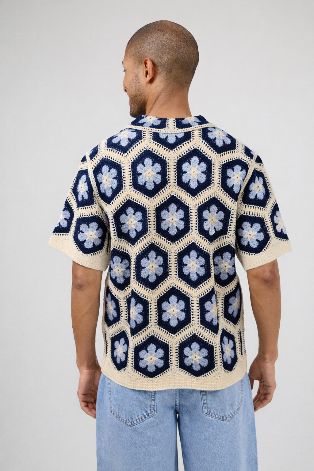 Chemise en crochet à motif floral – Manches courtes