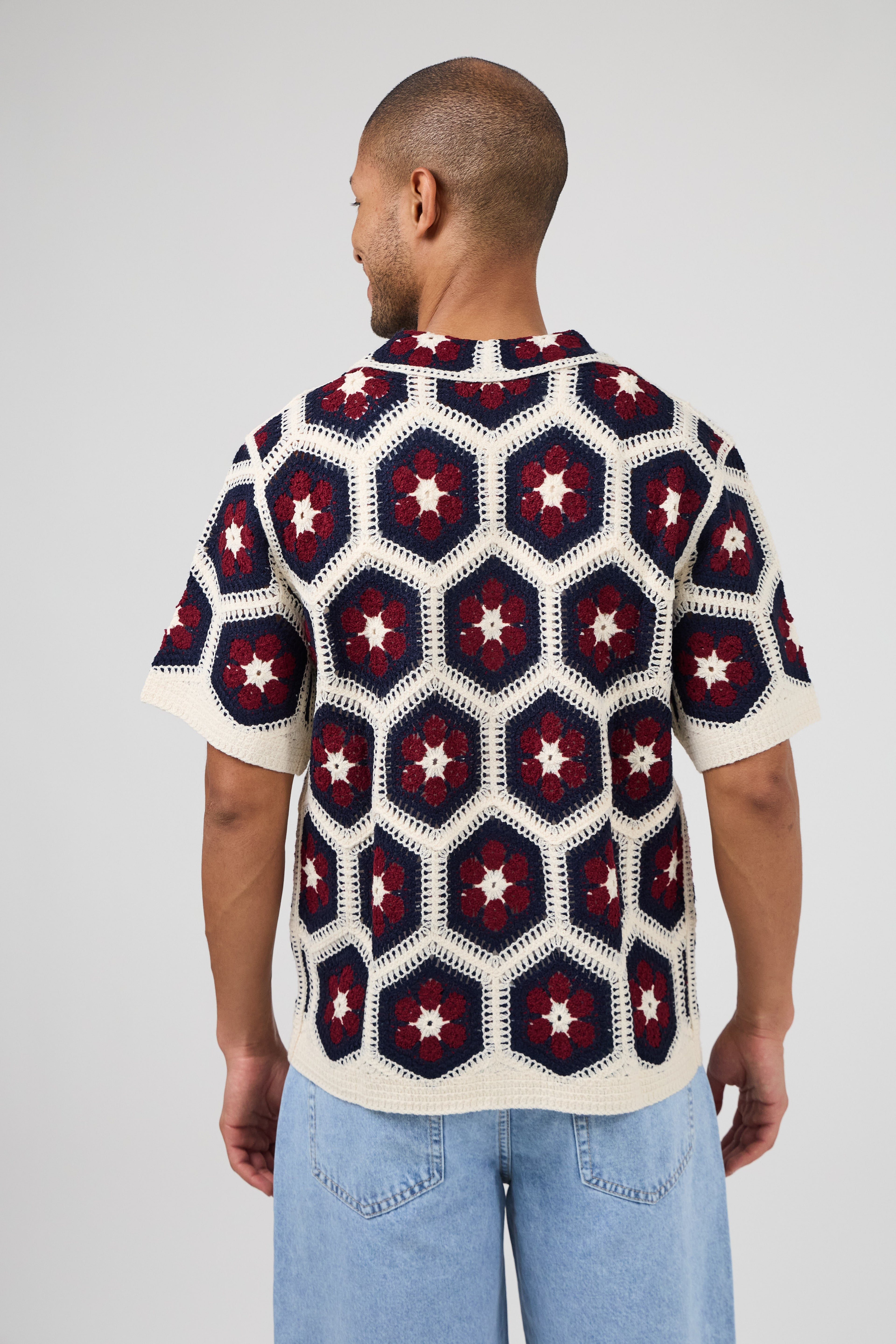Chemise en crochet à motif floral – Manches courtes