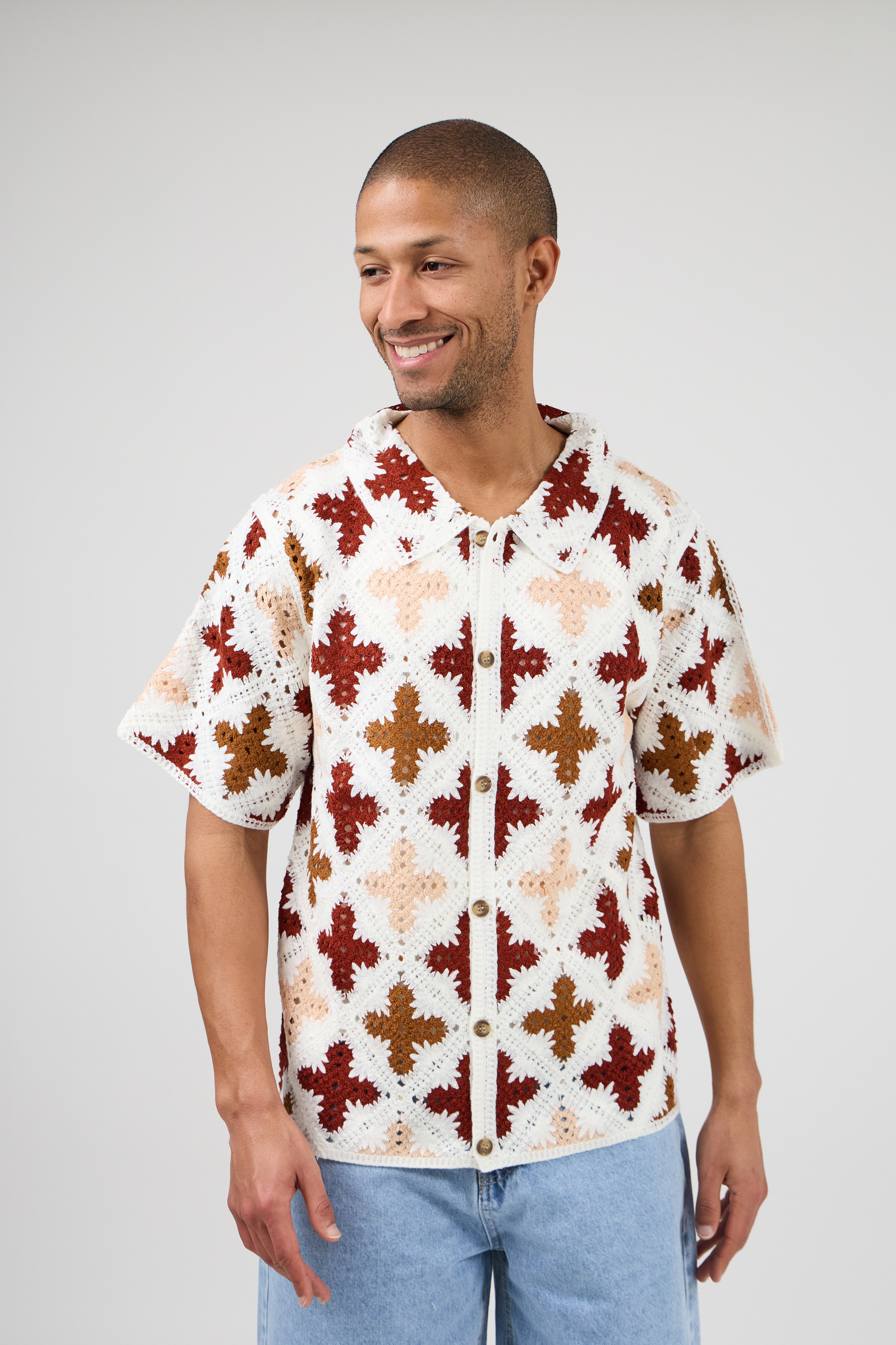 Chemise en crochet à motif floral géométrique