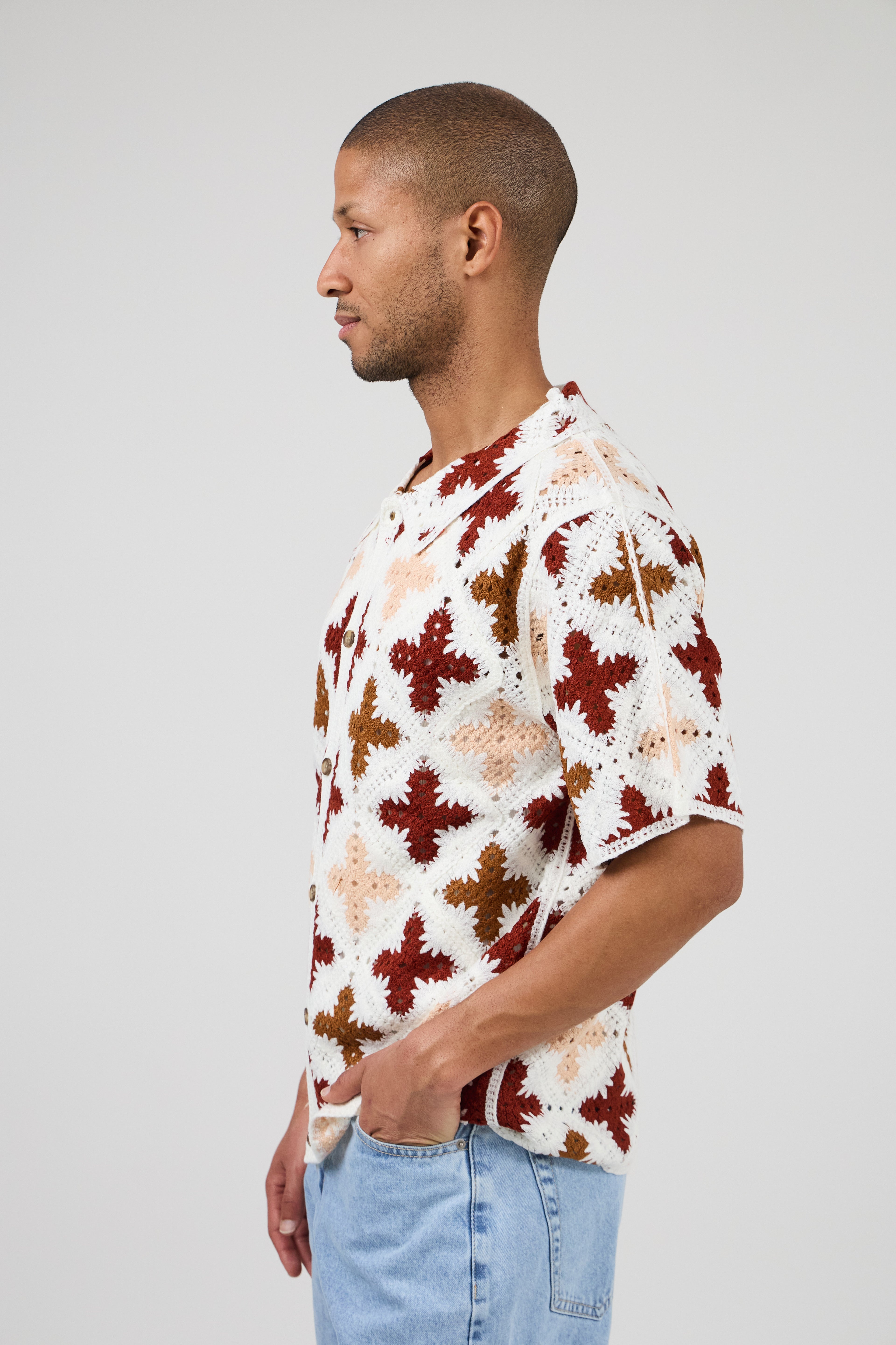 Chemise en crochet à motif floral géométrique