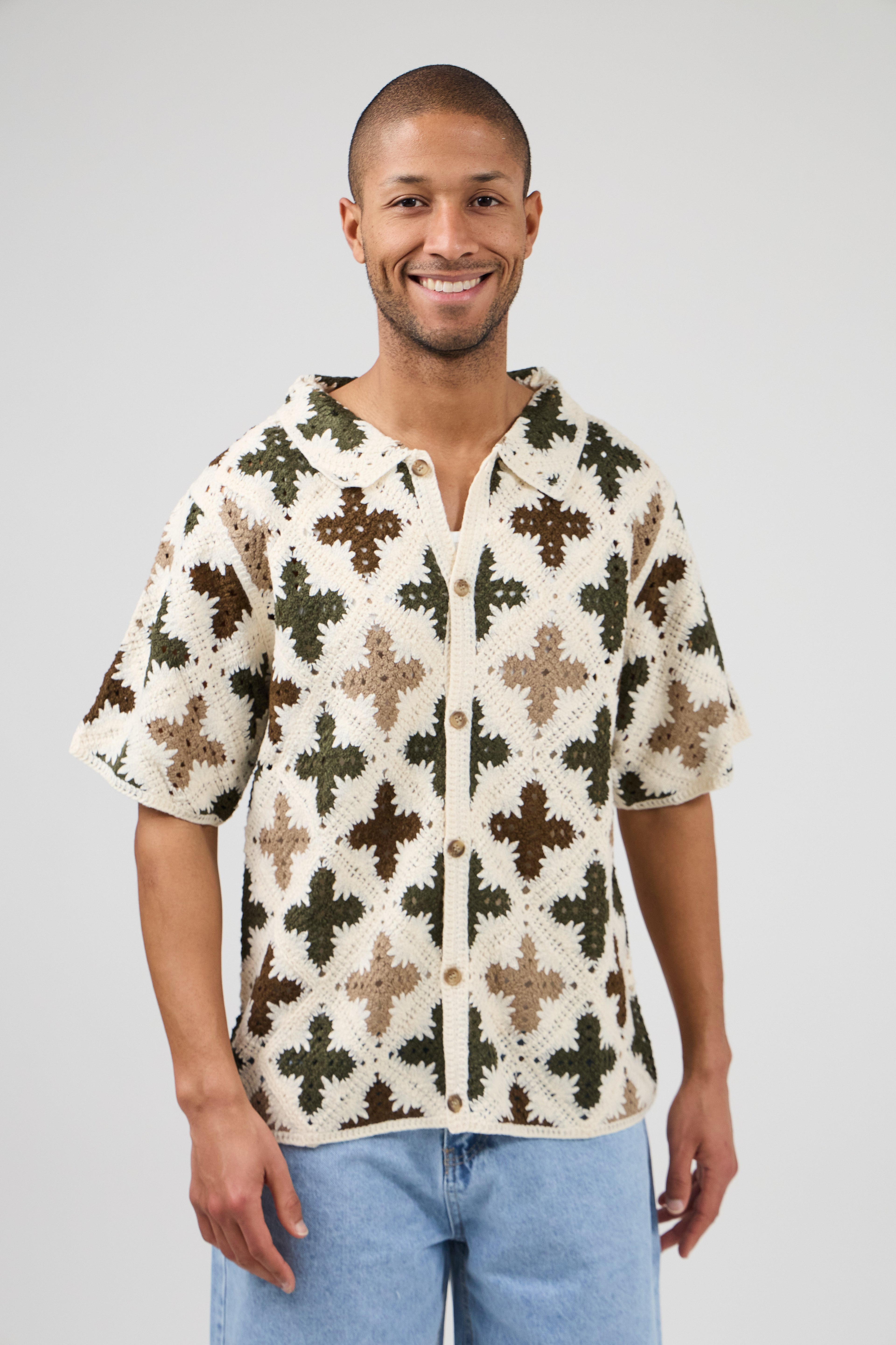 Chemise en crochet à motif floral géométrique