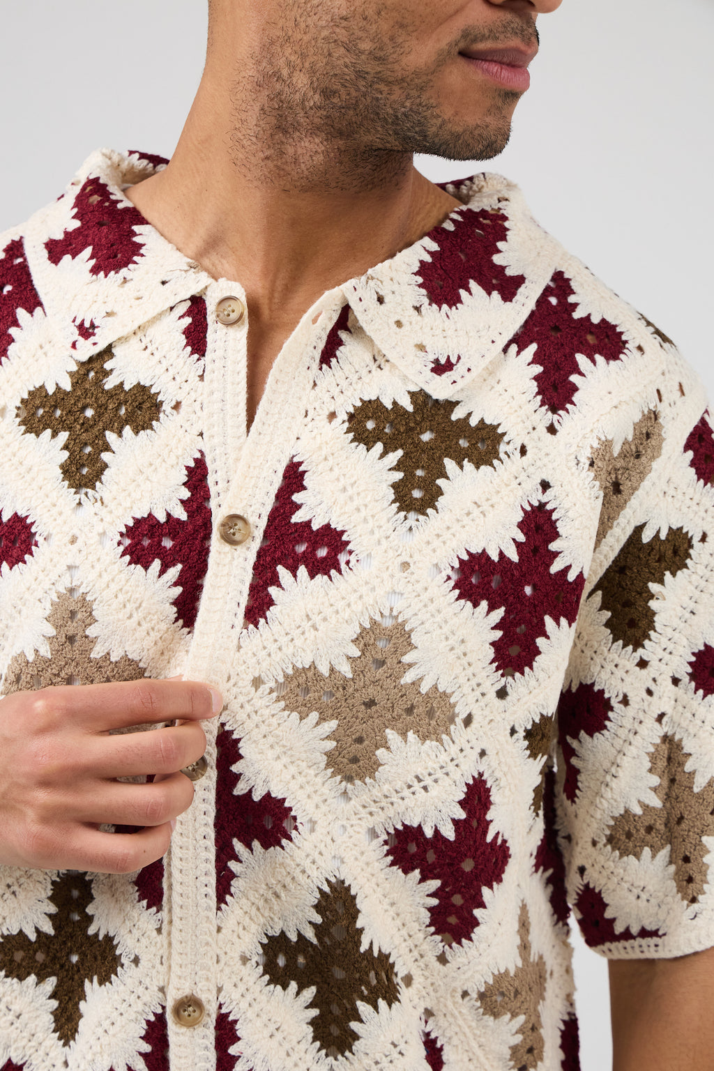 Chemise en crochet à motif floral géométrique