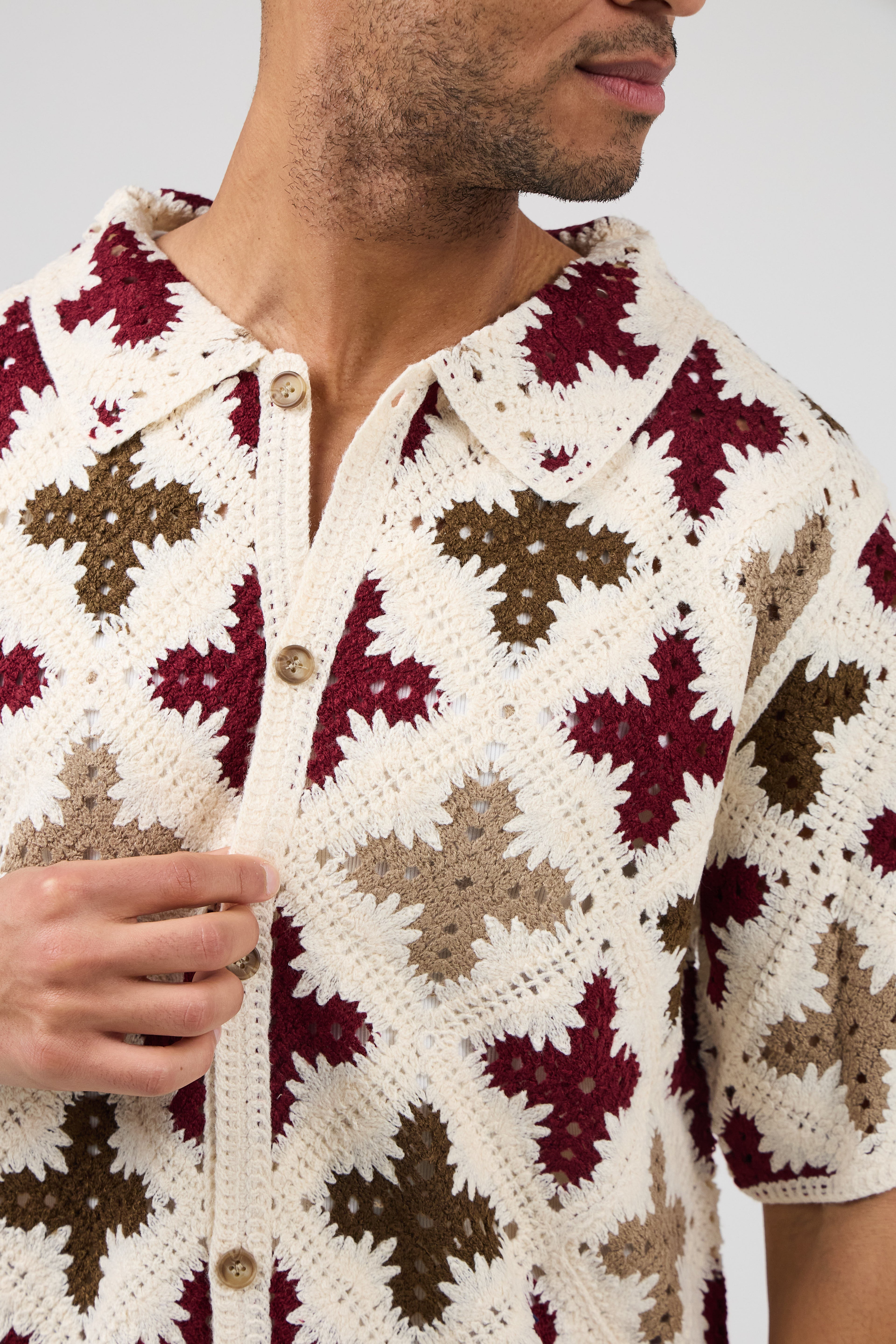 Chemise en crochet à motif floral géométrique