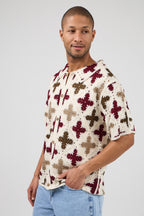 Chemise en crochet à motif floral géométrique