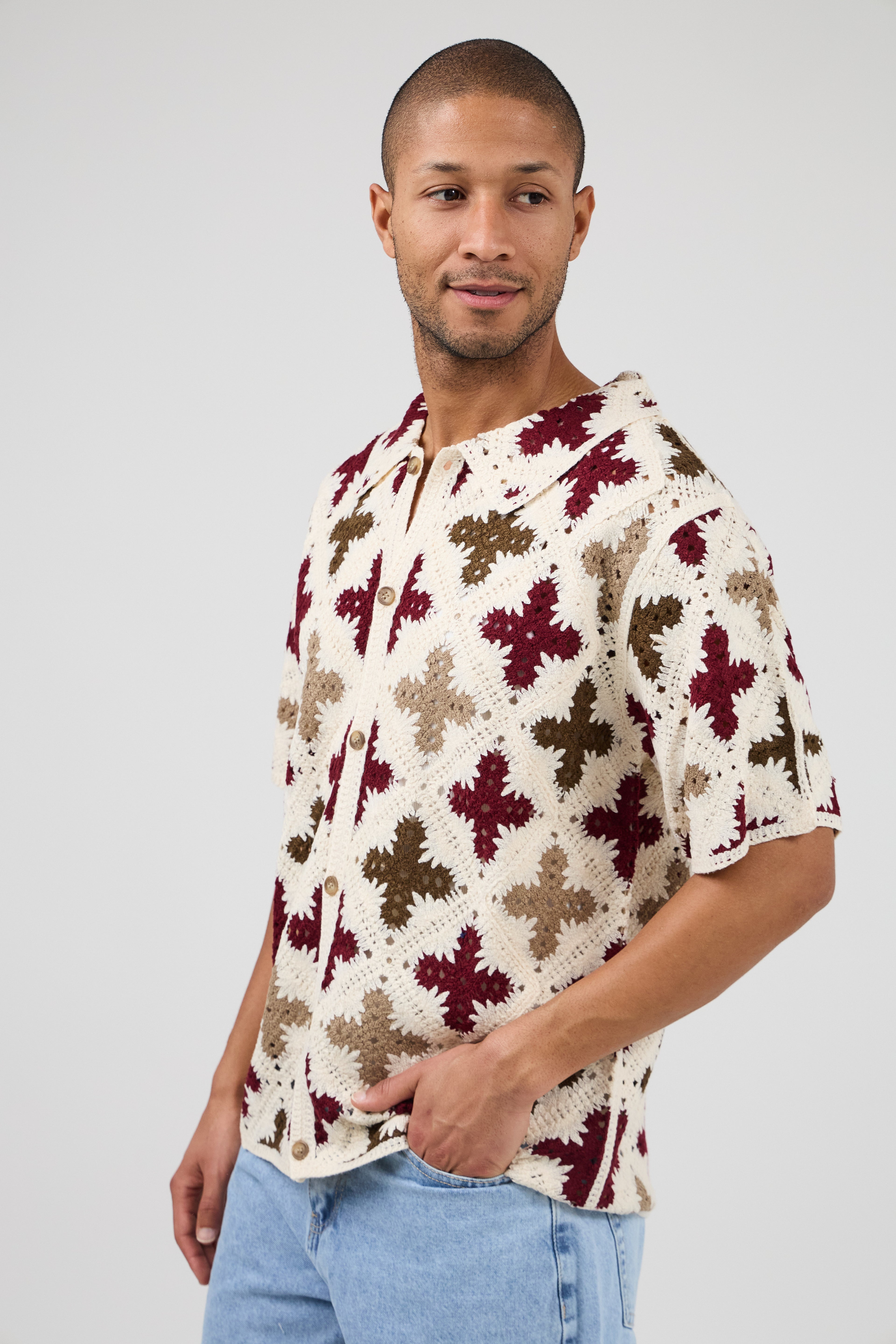 Chemise en crochet à motif floral géométrique