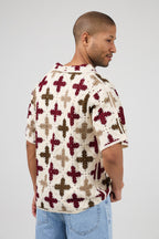 Chemise en crochet à motif floral géométrique