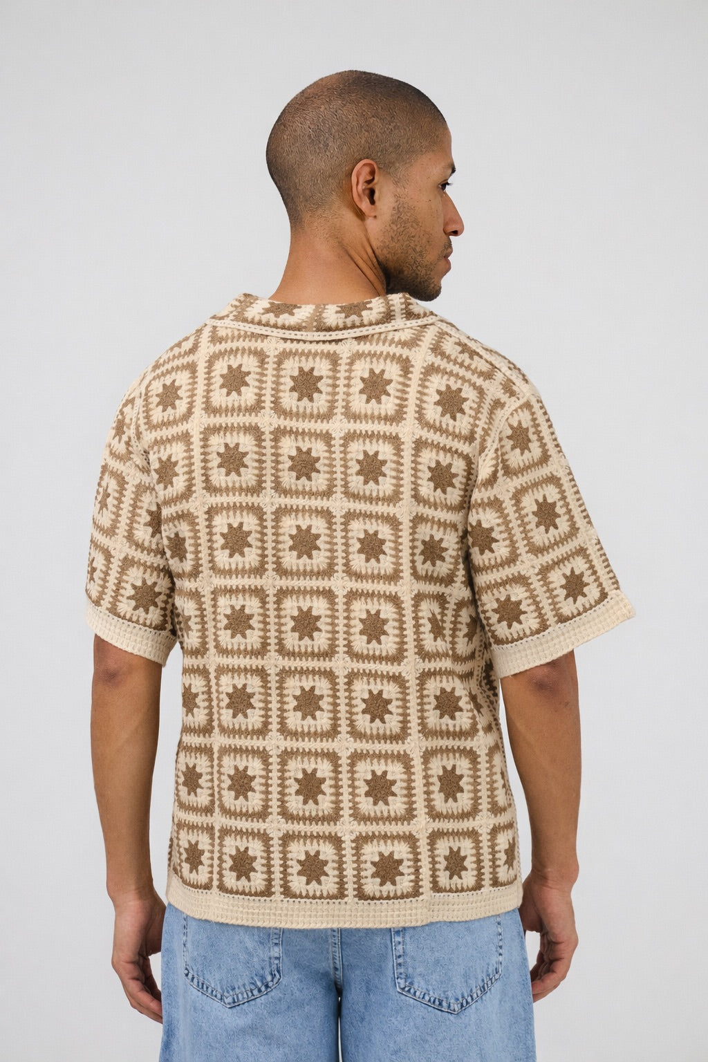 Chemise en crochet à motif géométrique – Manches courtes