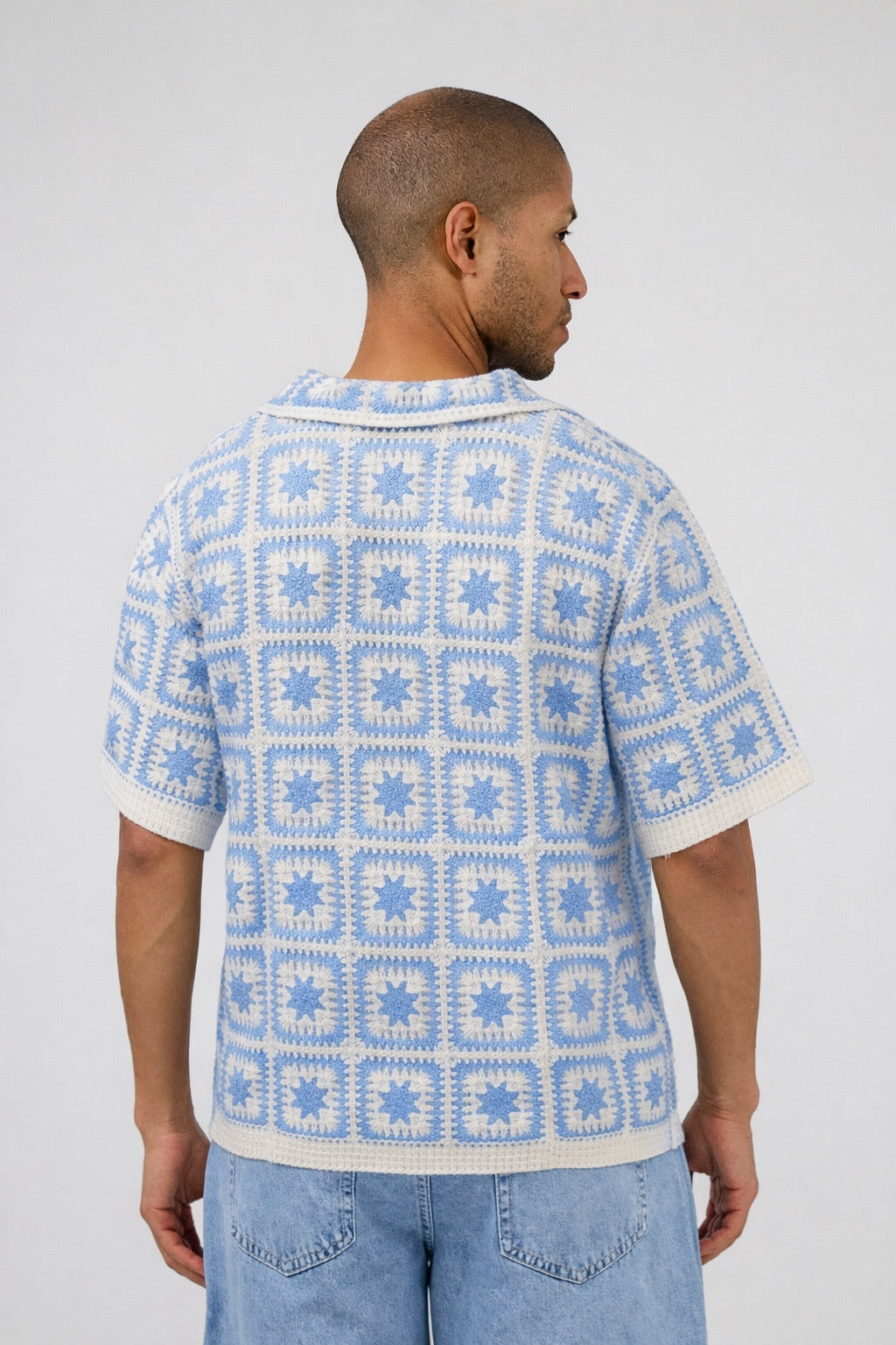 Chemise en crochet à motif géométrique – Manches courtes