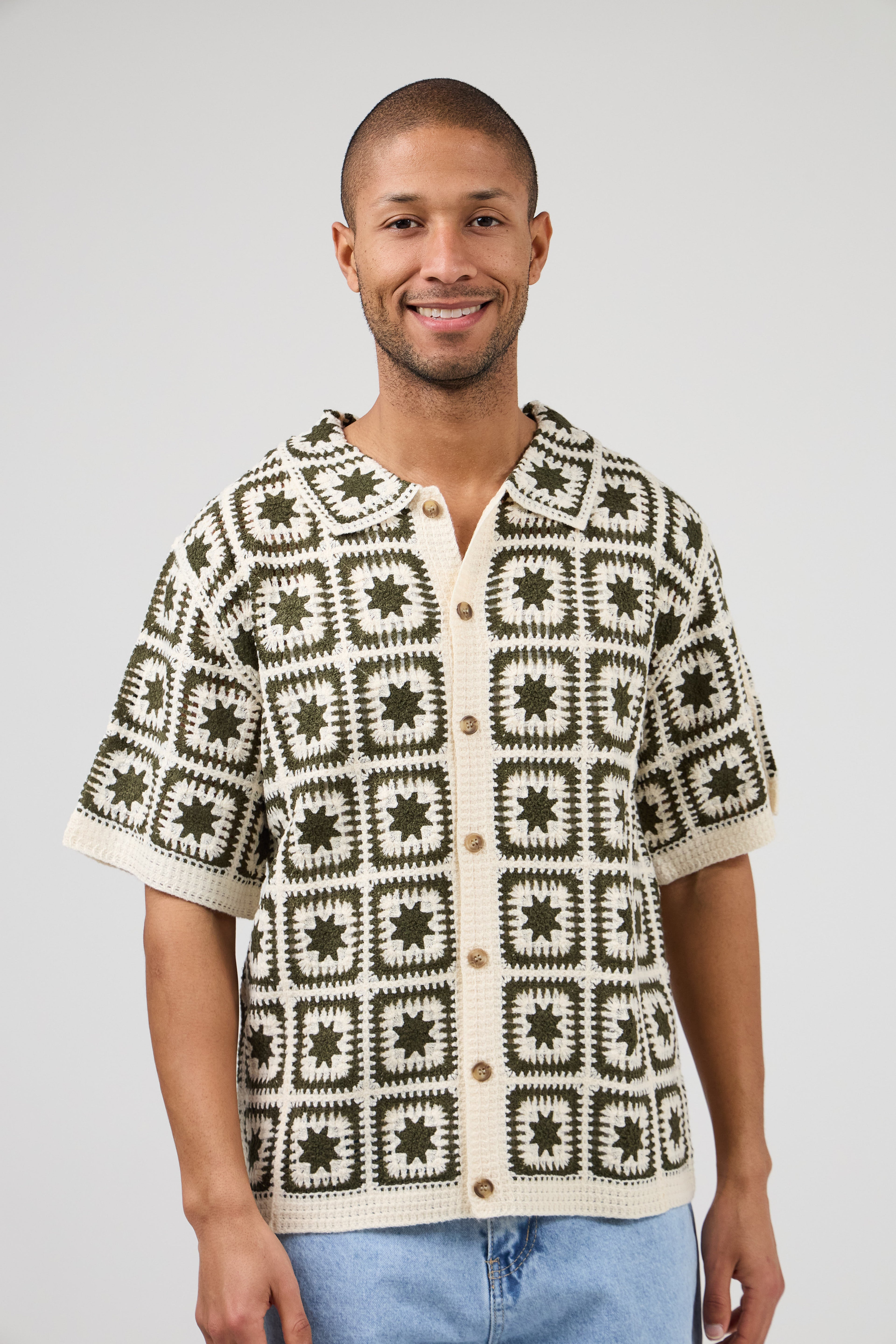 Chemise en crochet à motif géométrique – Manches courtes