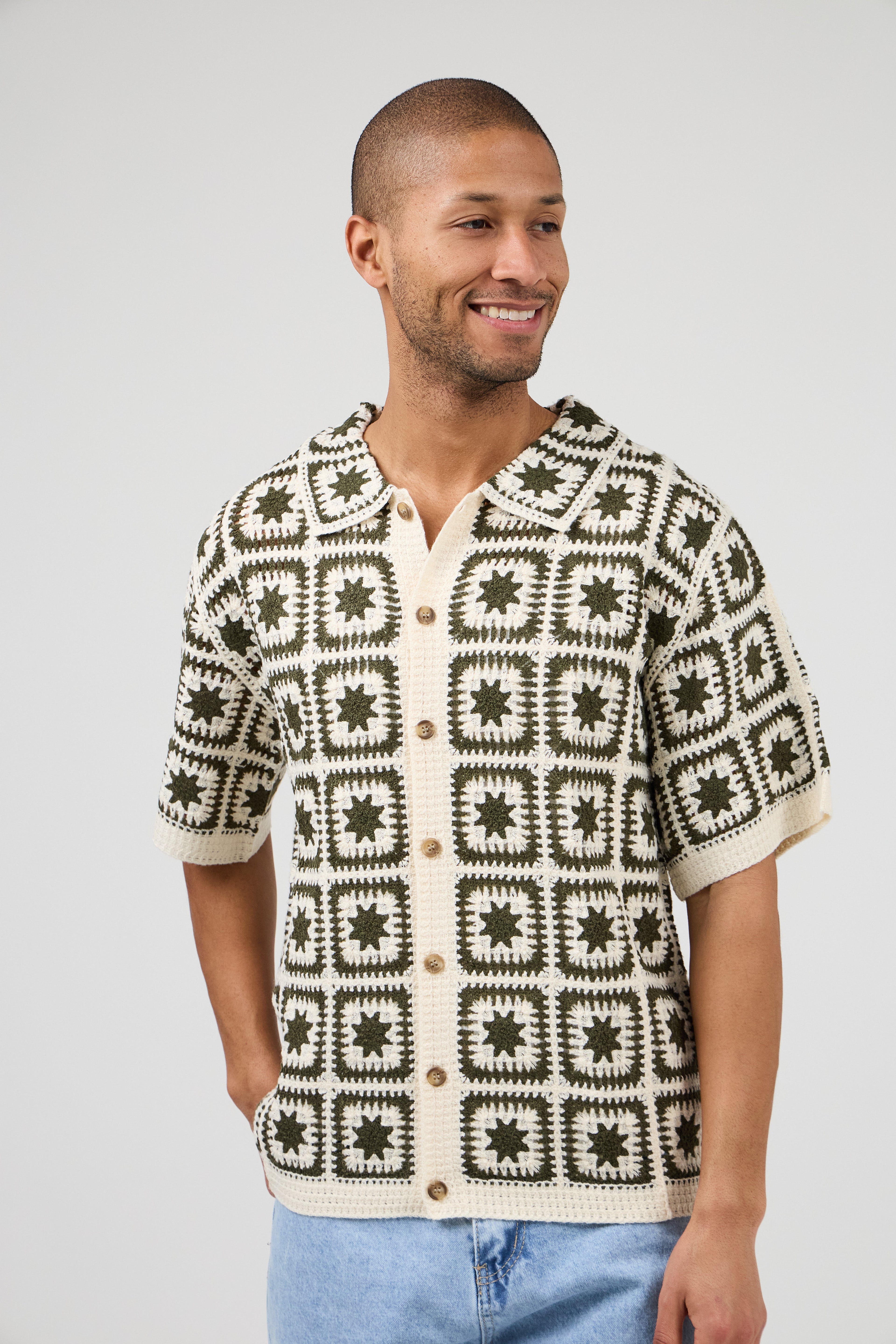 Chemise en crochet à motif géométrique – Manches courtes