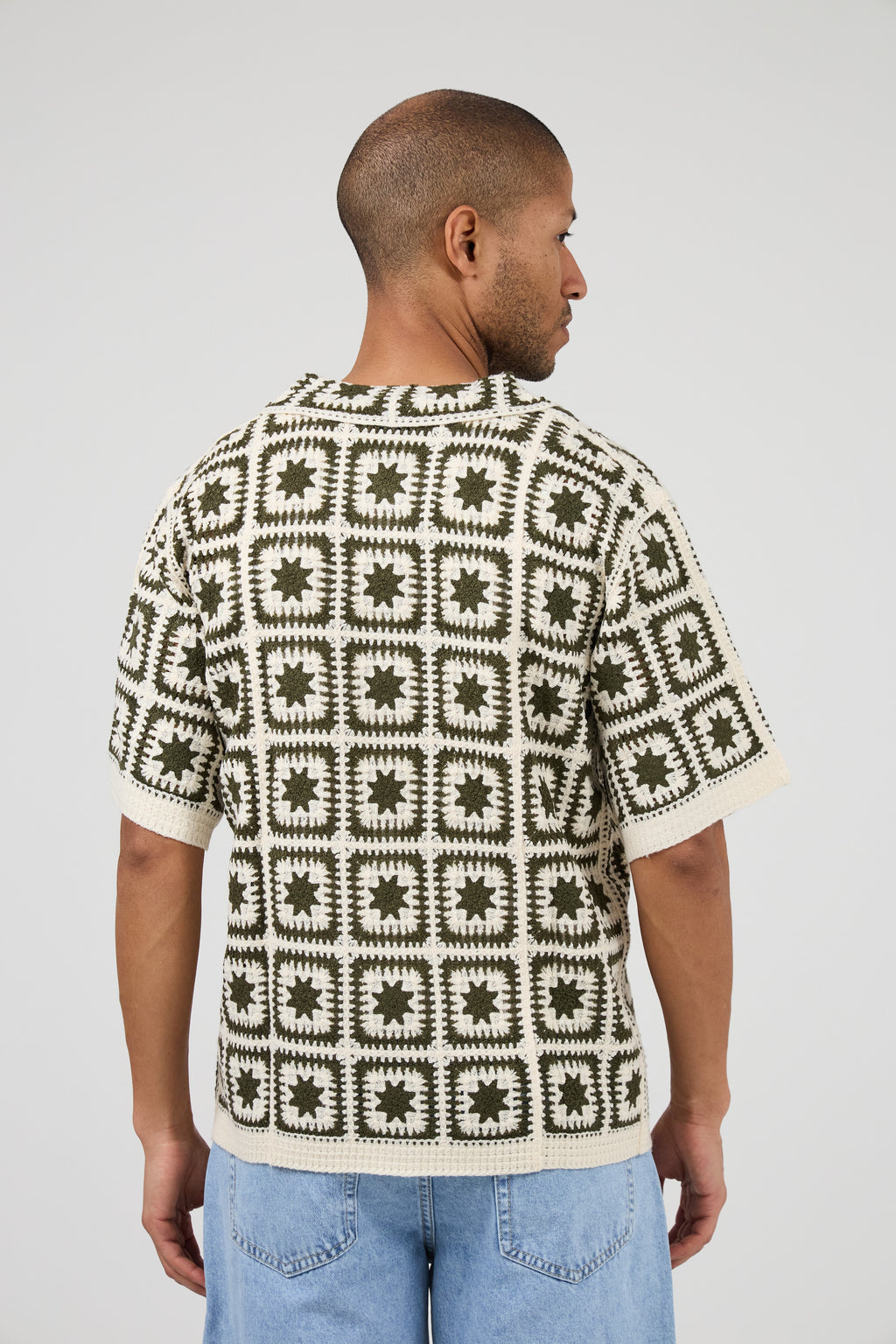 Chemise en crochet à motif géométrique – Manches courtes