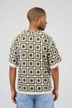 Chemise en crochet à motif géométrique – Manches courtes