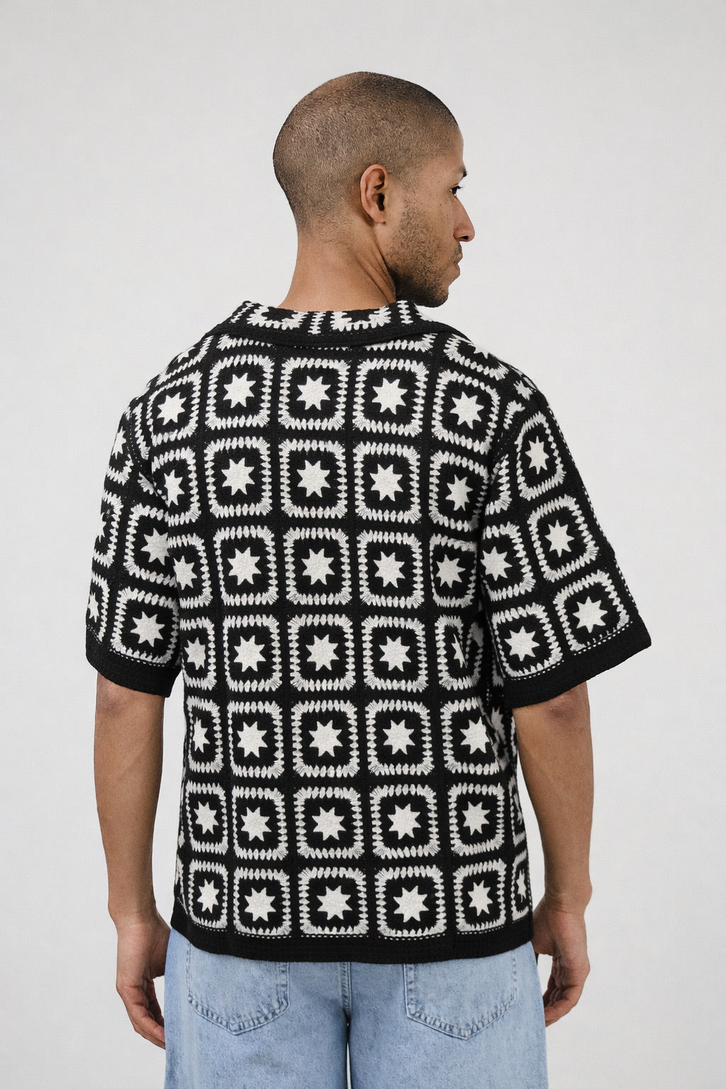 Chemise en crochet à motif géométrique – Manches courtes