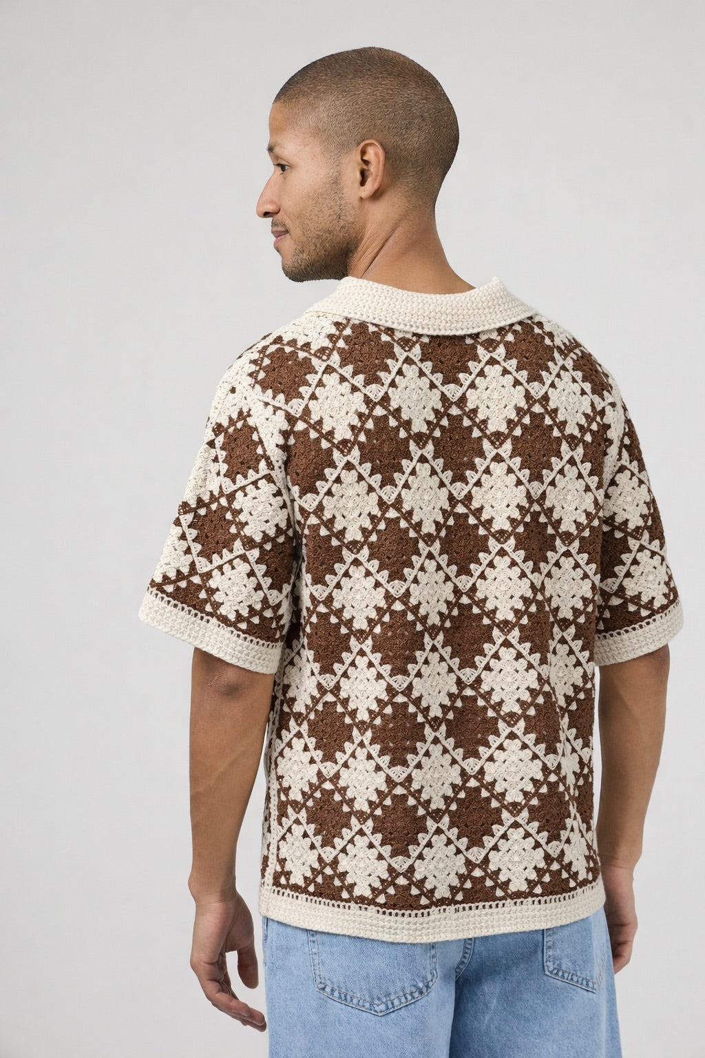 Chemise en crochet à motif géométrique – Manches courtes