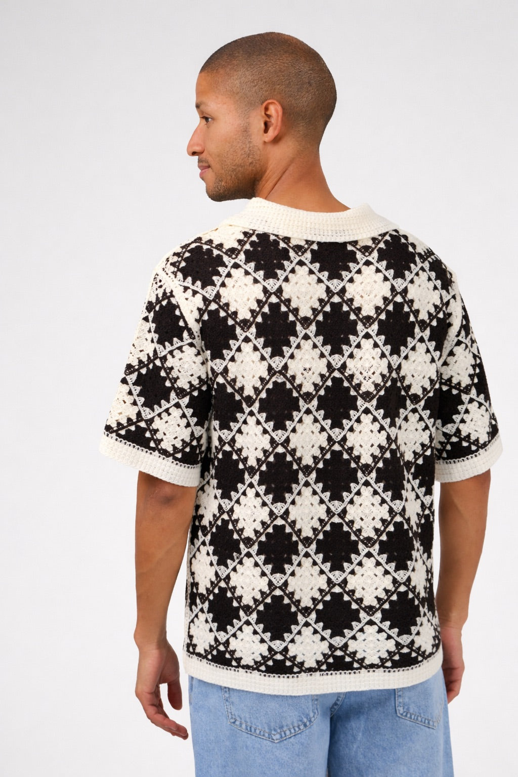 Chemise en crochet à motif géométrique – Manches courtes