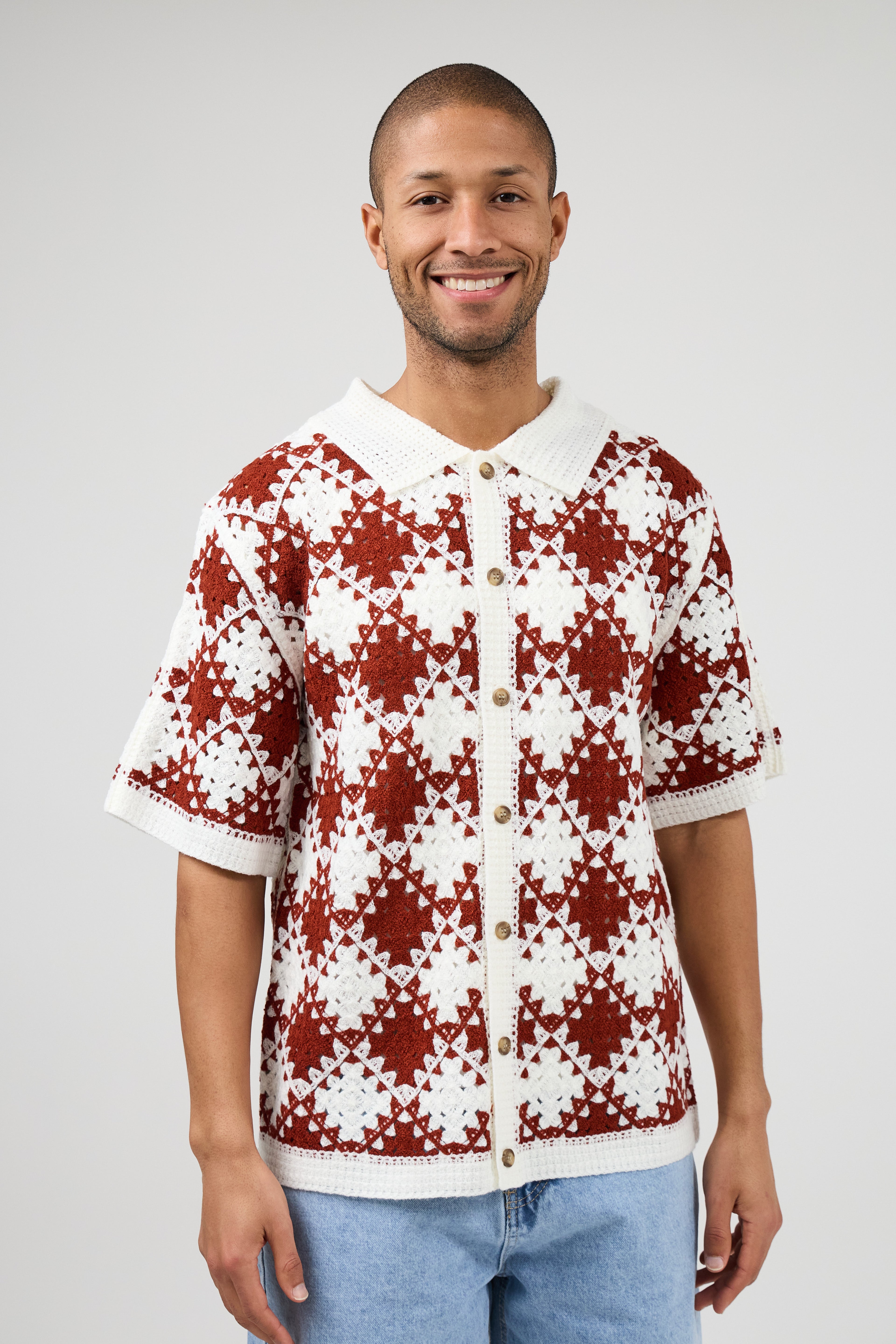 Chemise en crochet à motif géométrique – Manches courtes