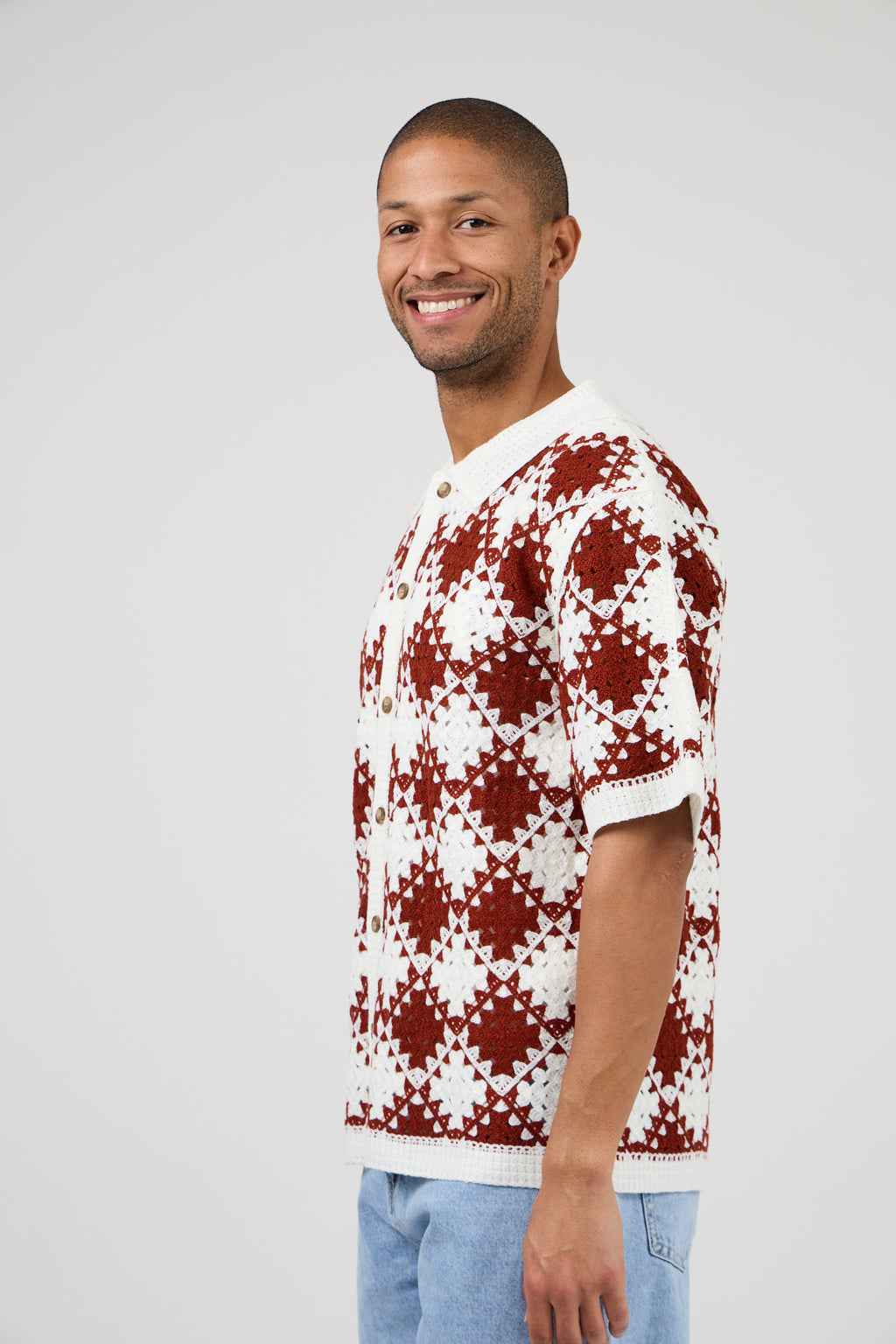 Chemise en crochet à motif géométrique – Manches courtes