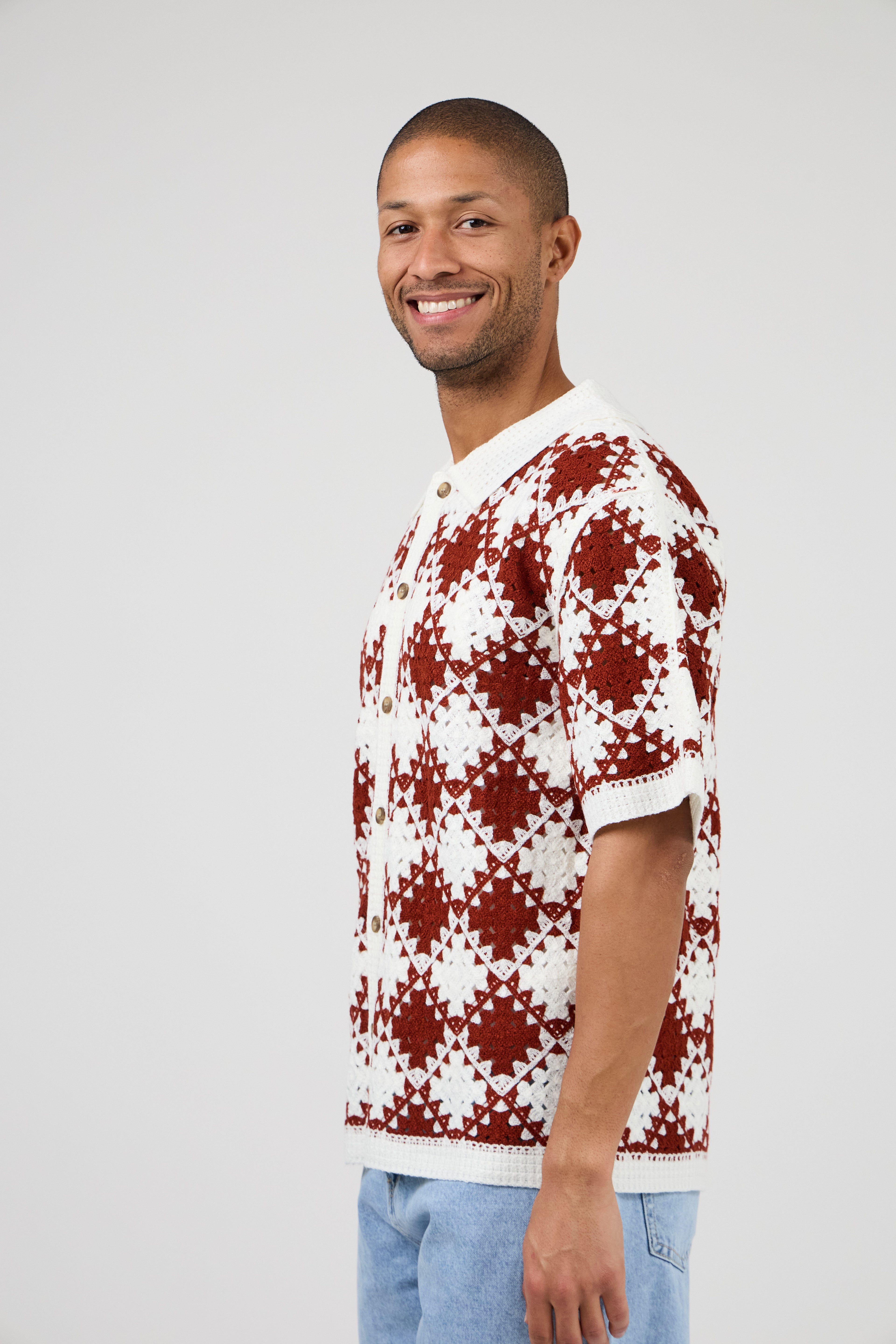 Chemise en crochet à motif géométrique – Manches courtes