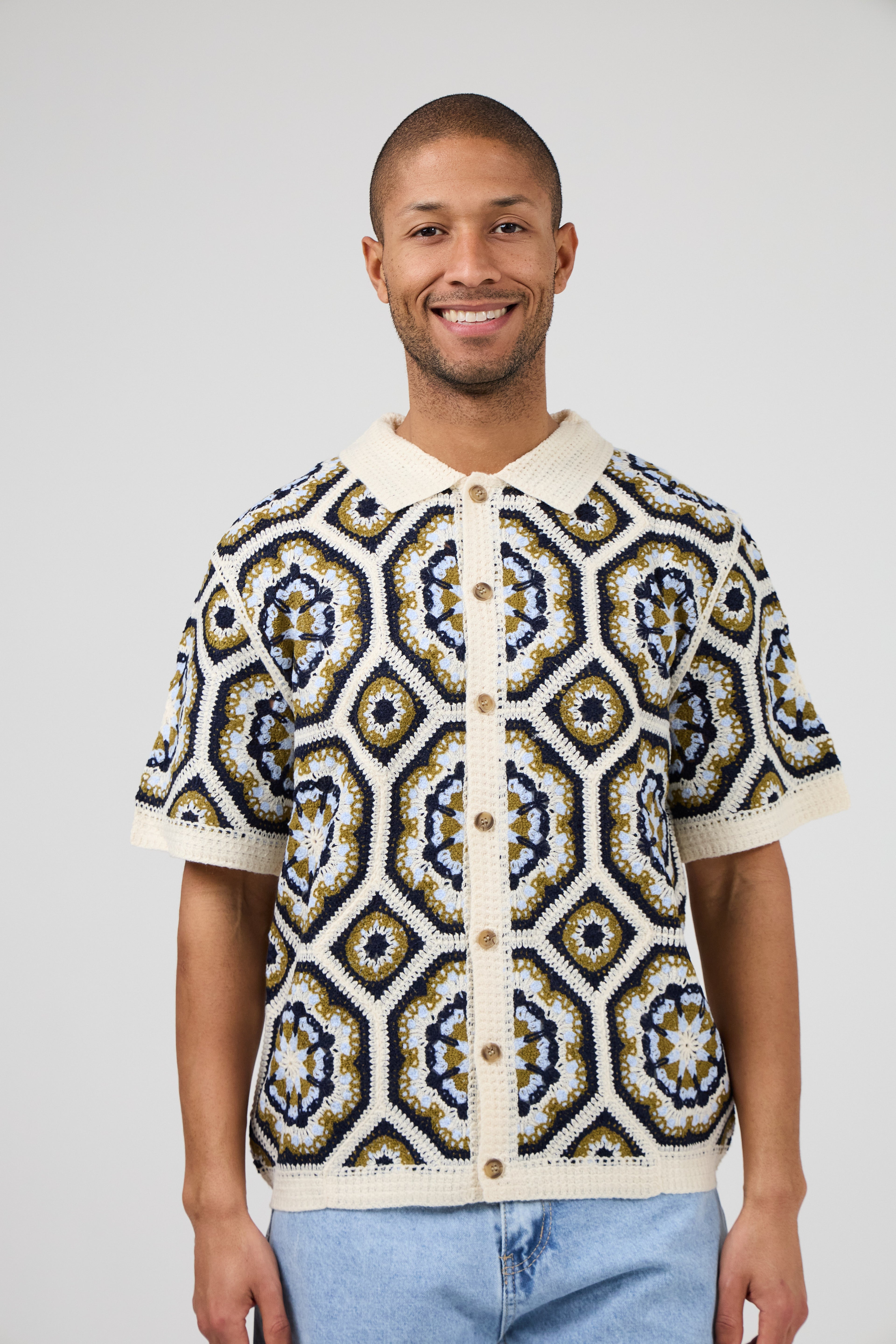 Chemise homme en maille crochet à motifs géométriques