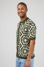 Chemise homme en maille crochet à motifs géométriques