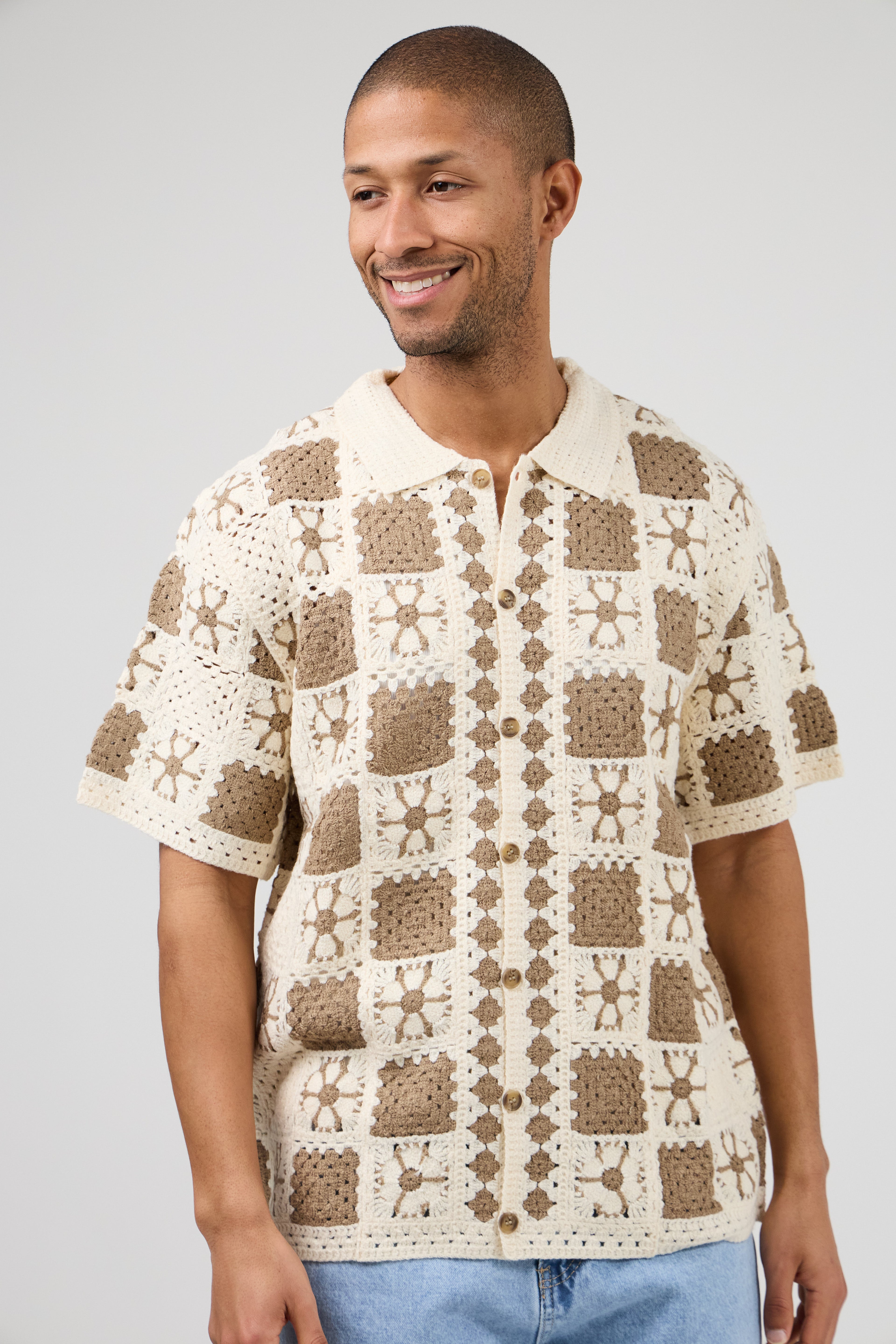Chemise homme en maille crochet bicolore style rétro