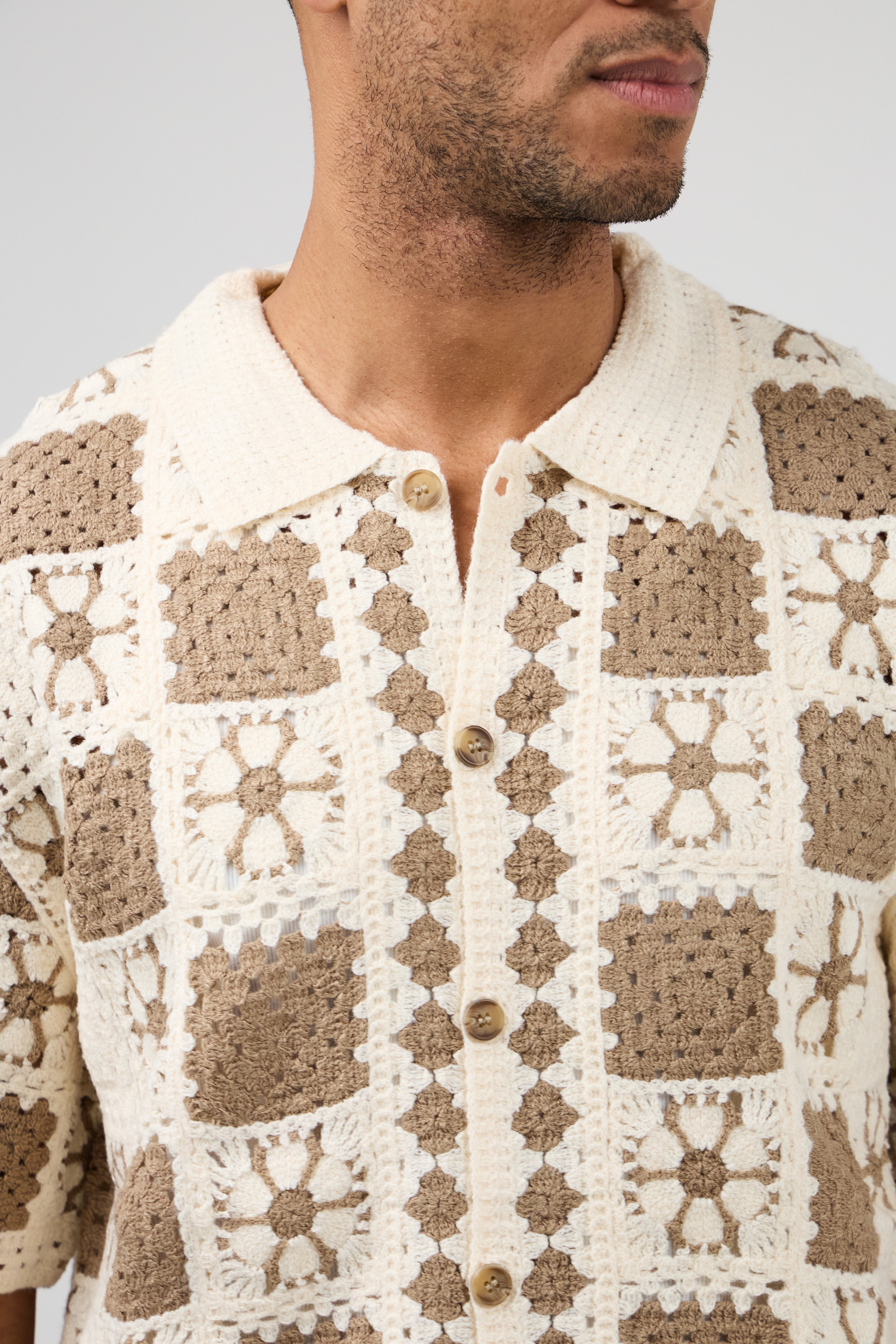 Chemise homme en maille crochet bicolore style rétro