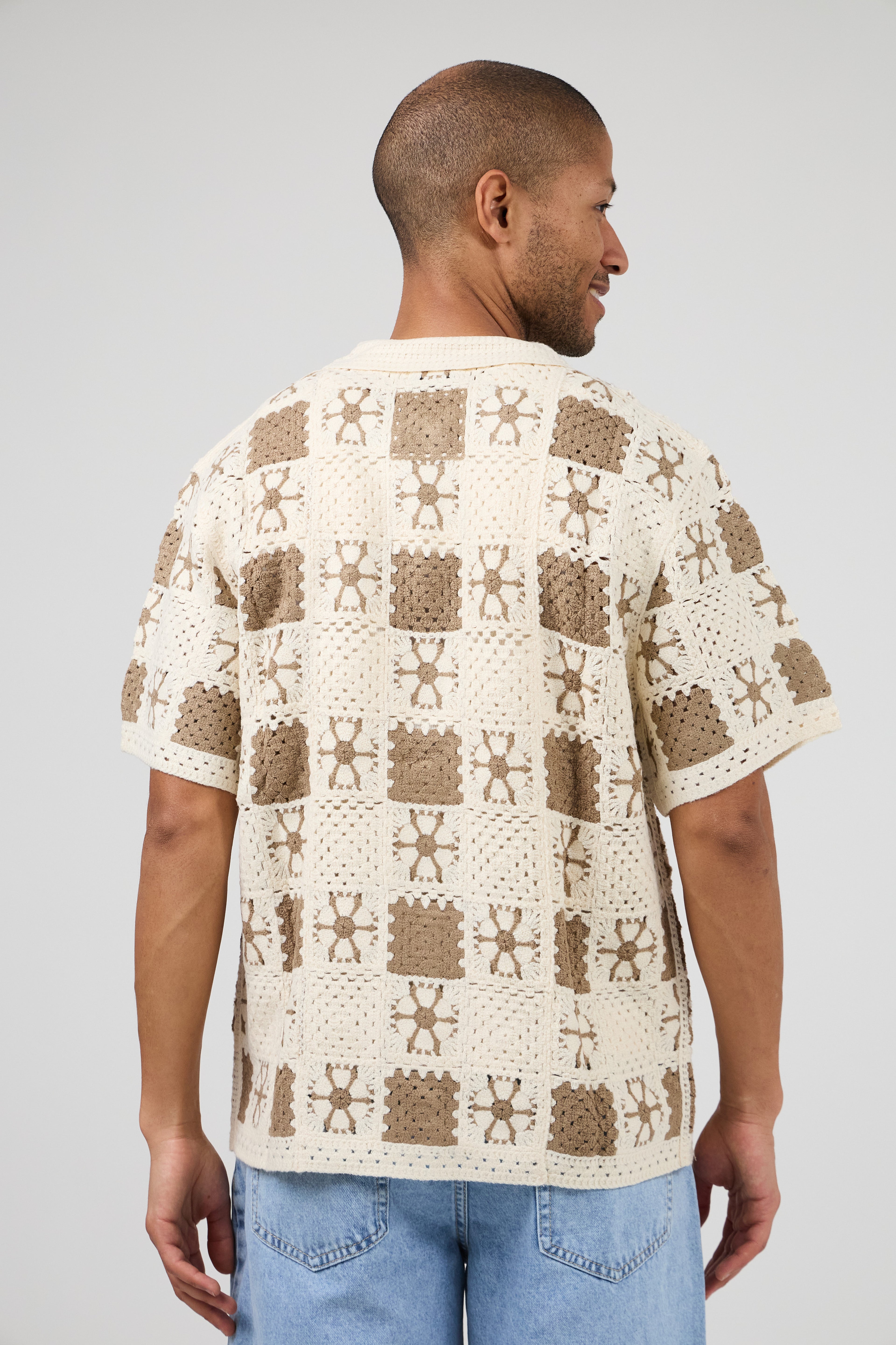 Chemise homme en maille crochet bicolore style rétro