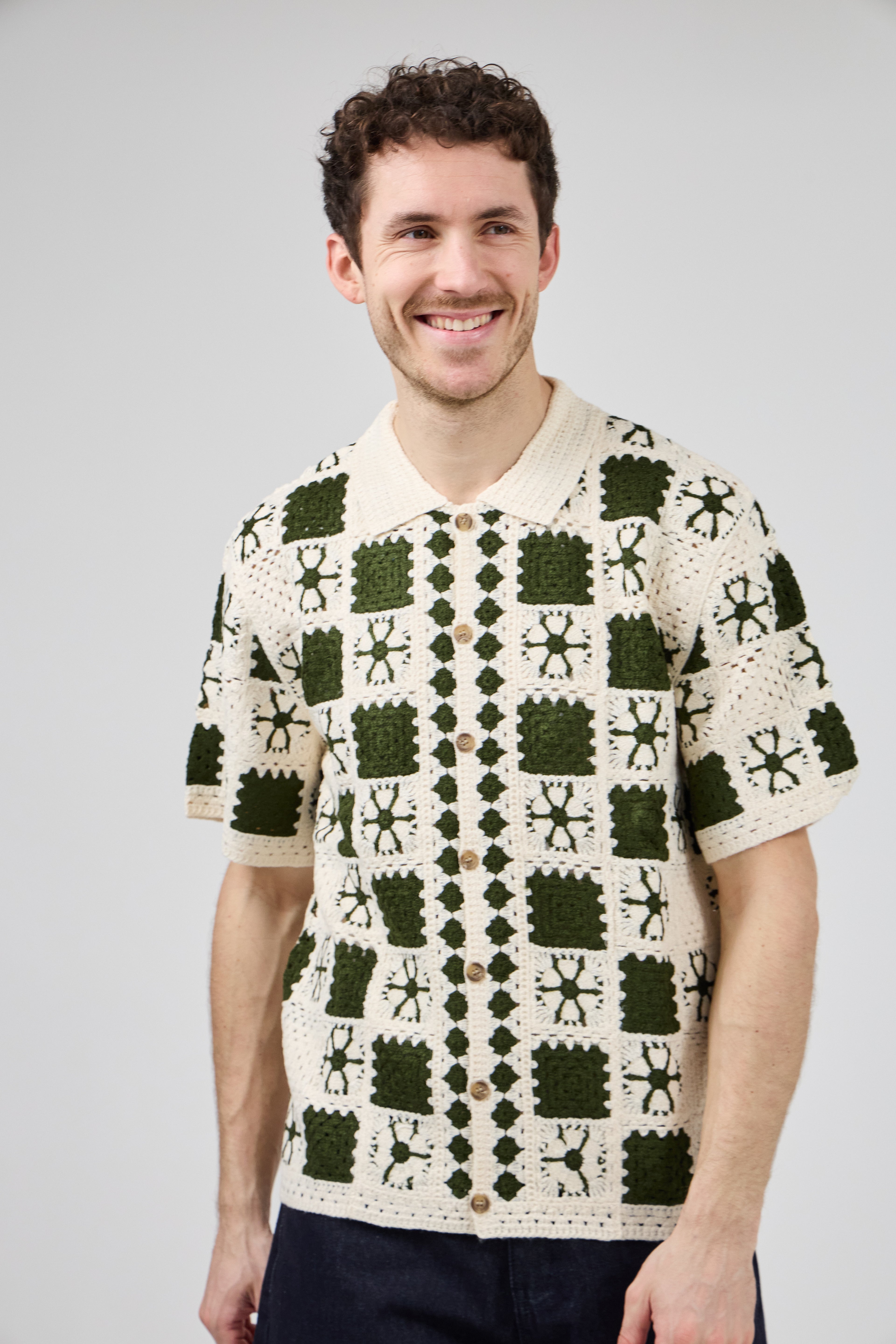 Chemise homme en maille crochet bicolore style rétro