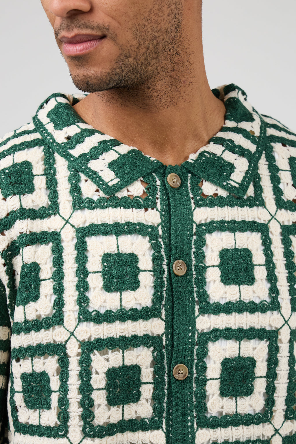 Chemise homme en maille crochet à motifs rétro