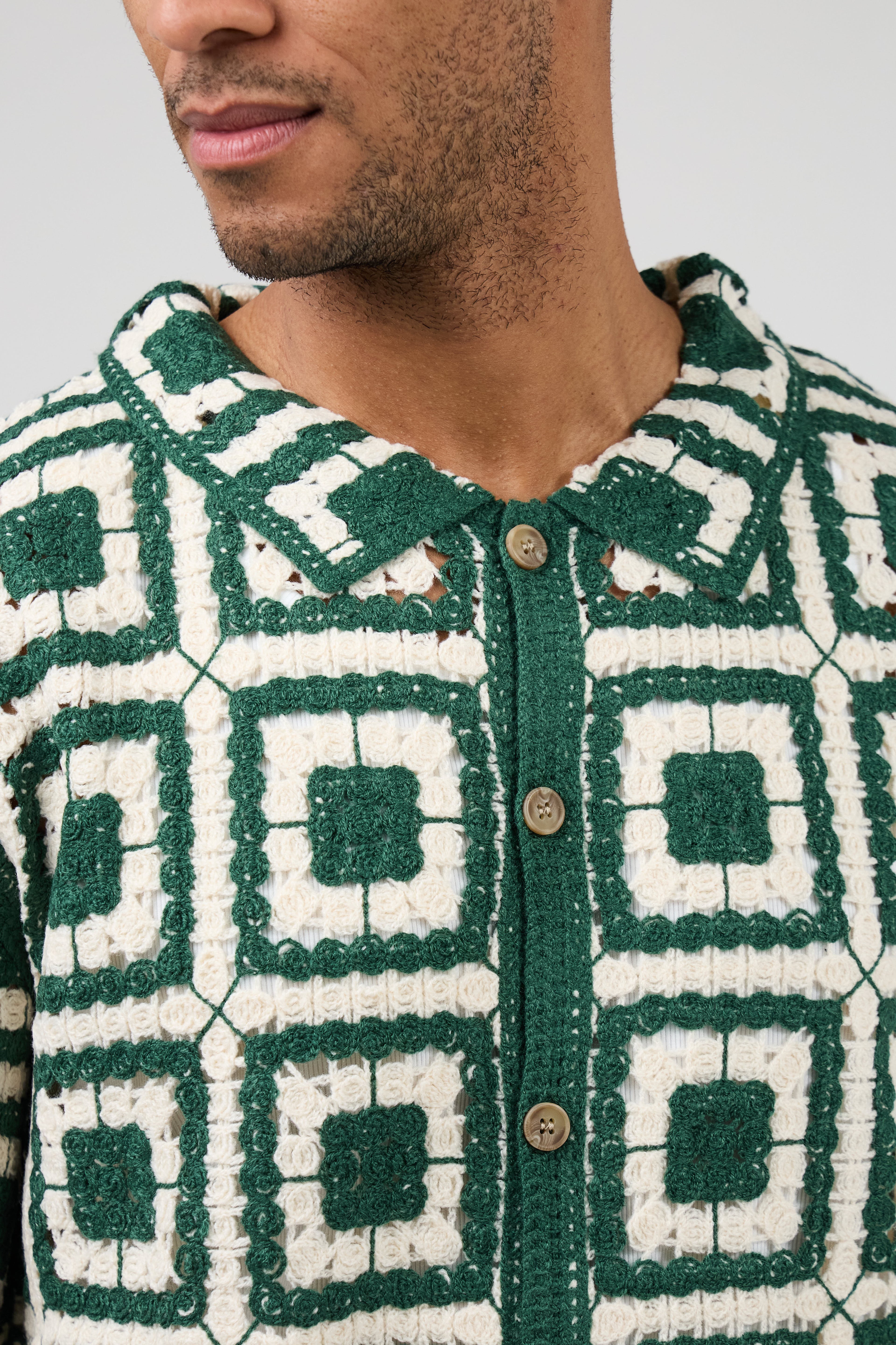 Chemise homme en maille crochet à motifs rétro