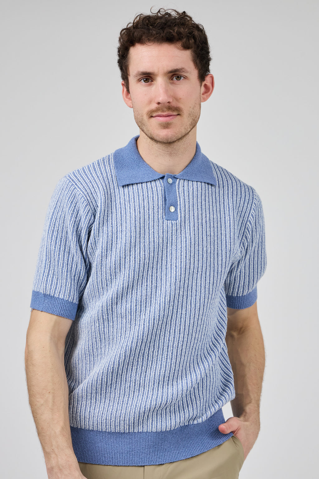 Polo en maille texturée à manches courtes