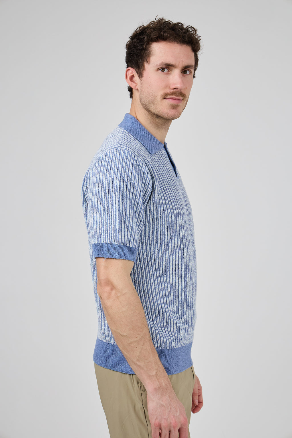 Polo en maille texturée à manches courtes