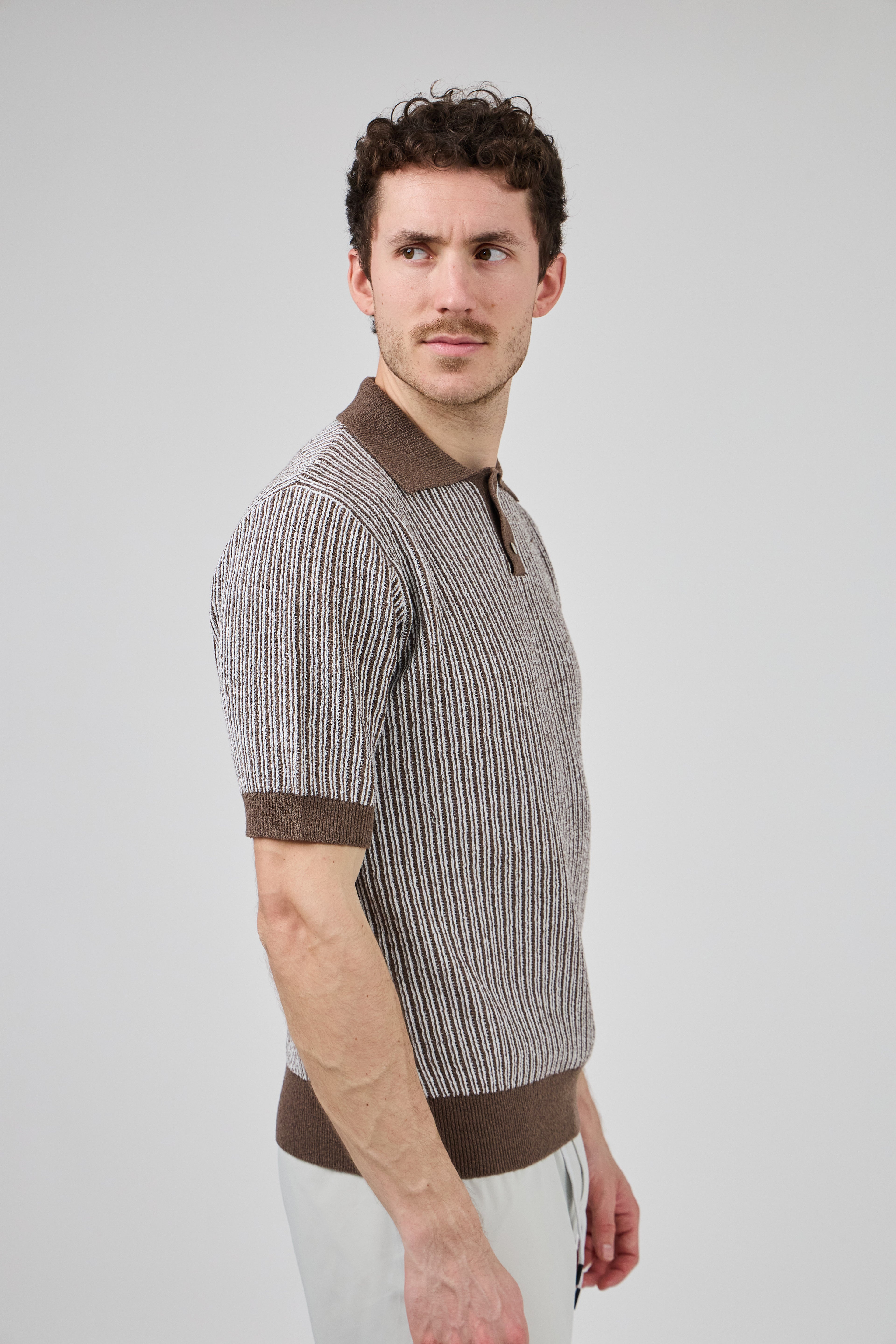 Polo en maille texturée à manches courtes