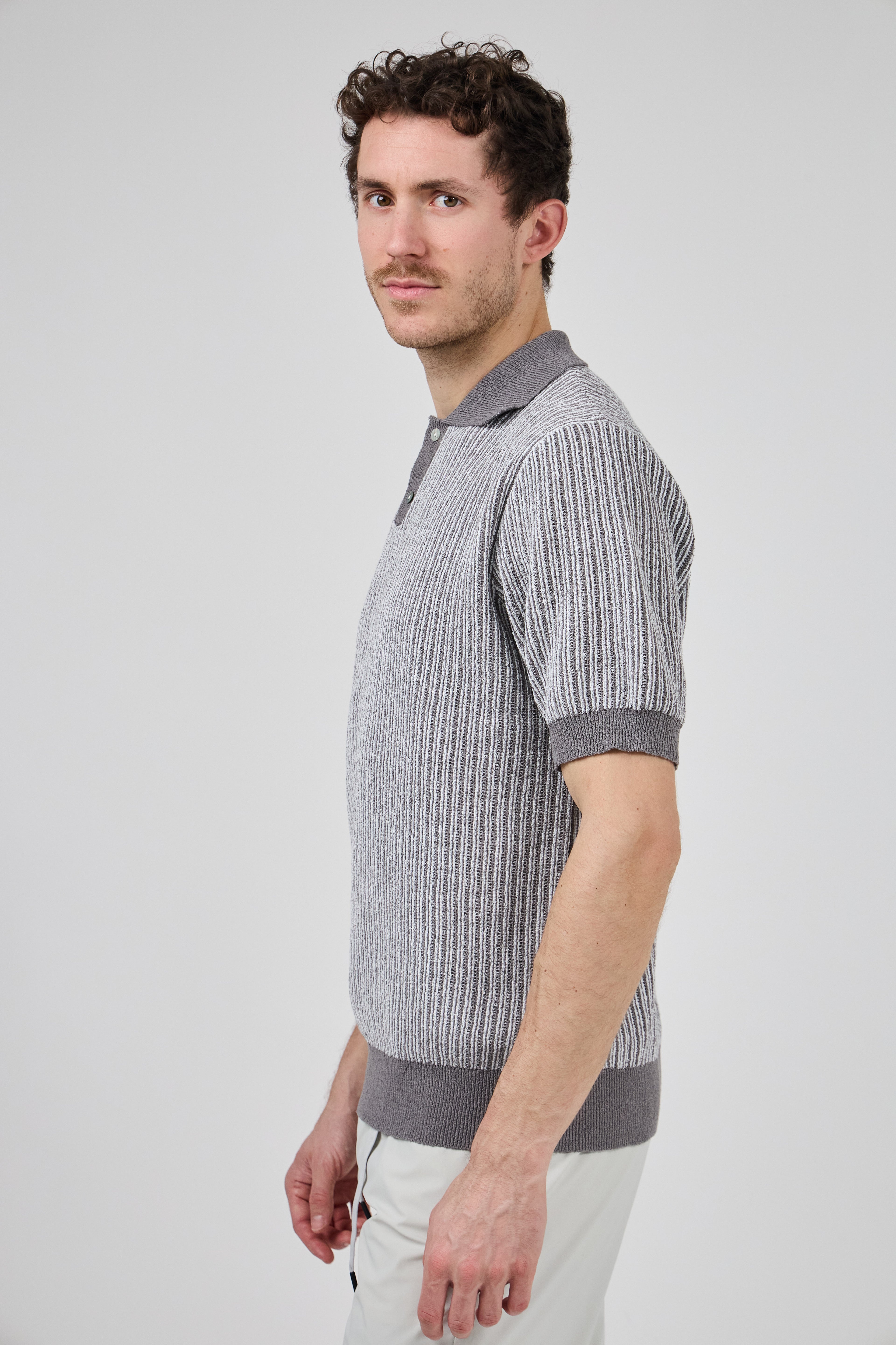 Polo en maille texturée à manches courtes