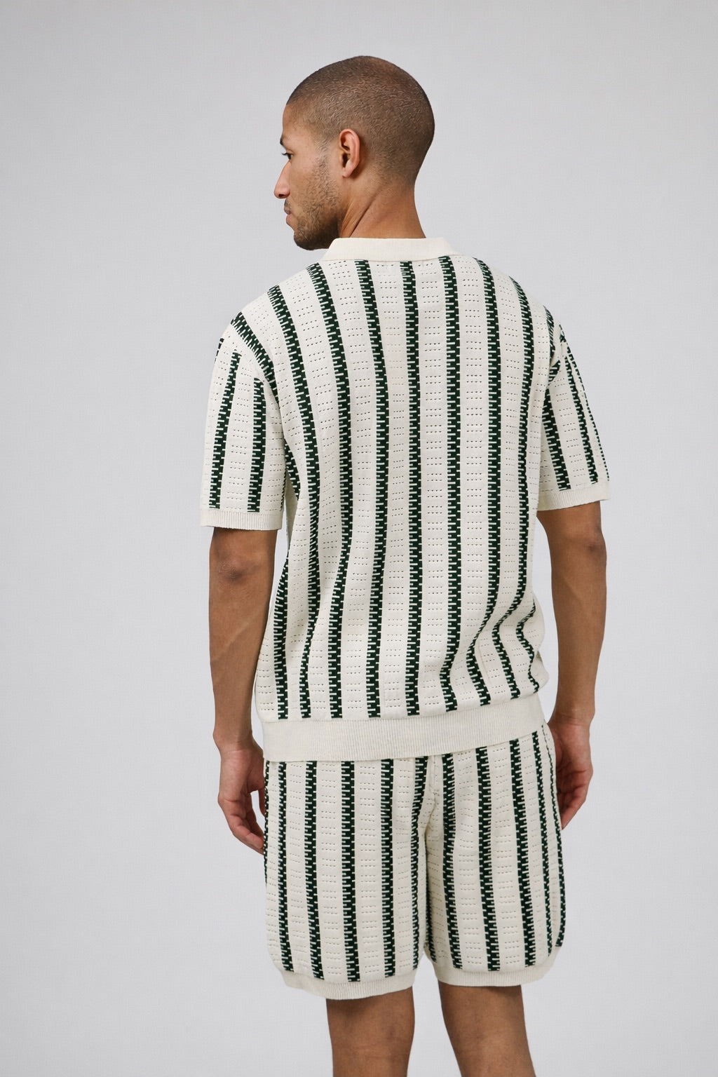 Ensemble Homme Polo Tricoté à Motifs Rayés + Short Assorti
