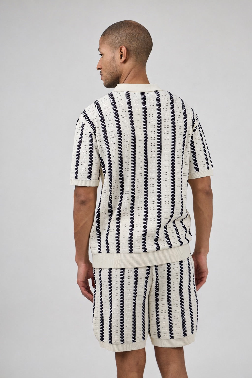 Ensemble Homme Polo Tricoté à Motifs Rayés + Short Assorti
