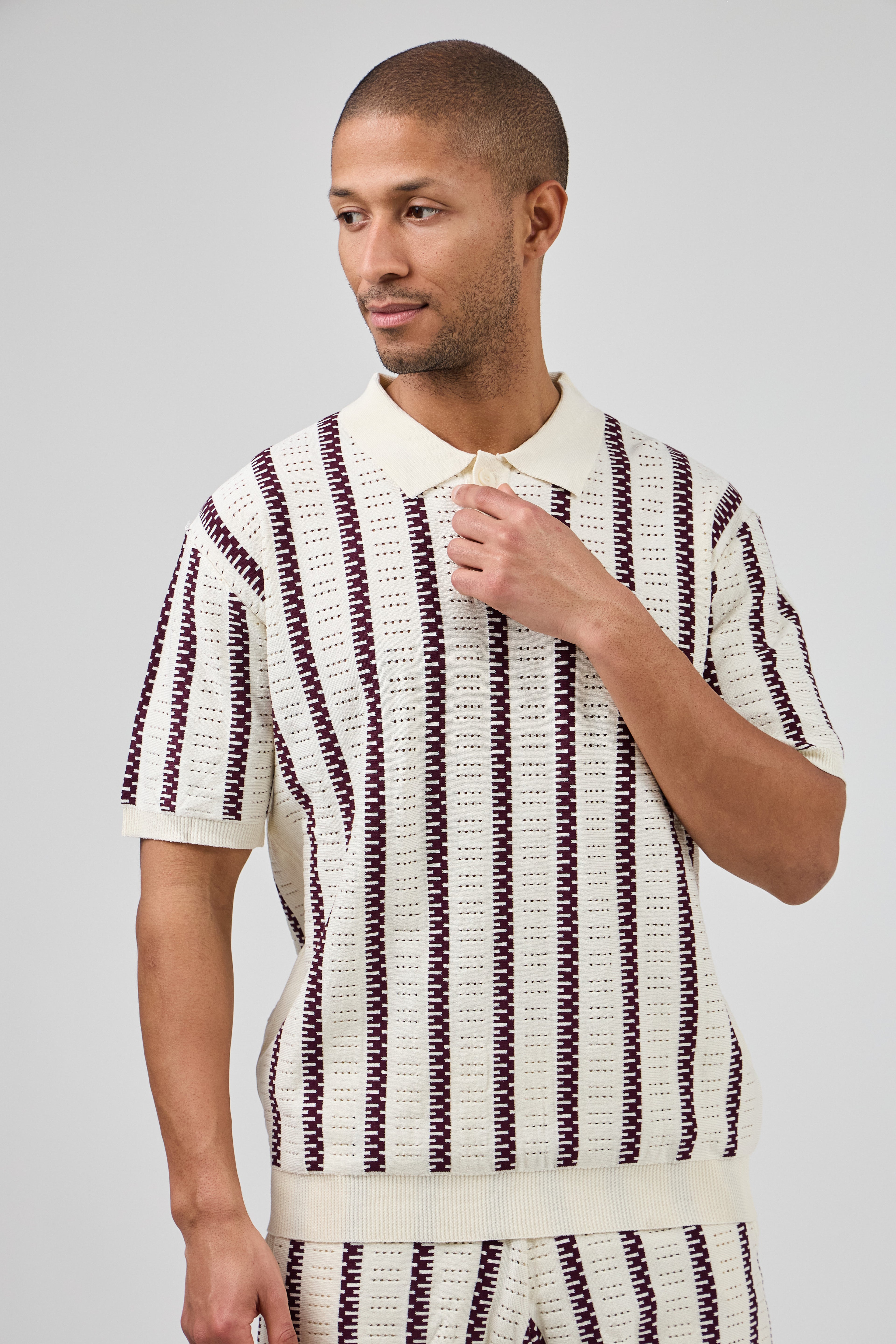 Ensemble Homme Polo Tricoté à Motifs Rayés + Short Assorti