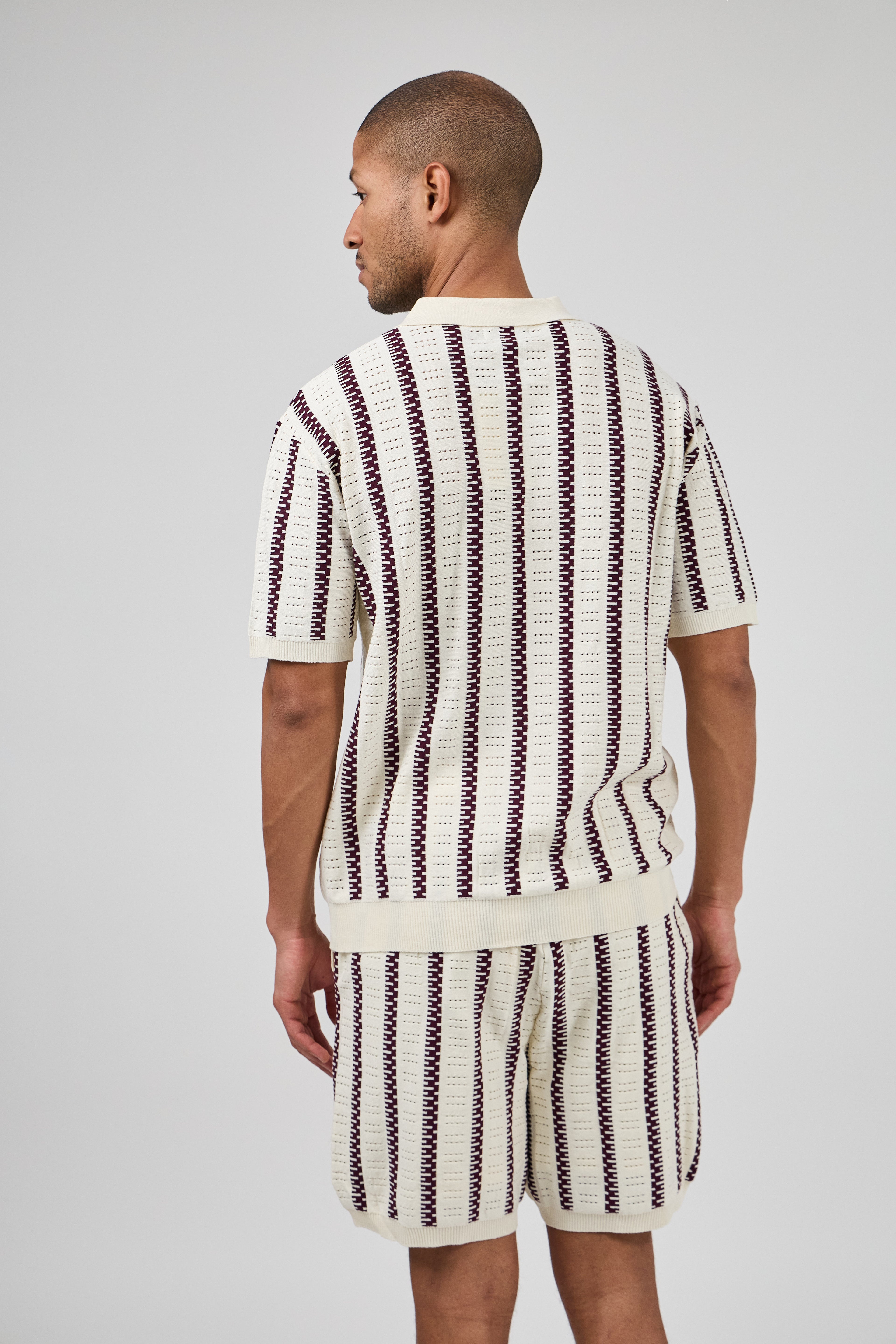 Ensemble Homme Polo Tricoté à Motifs Rayés + Short Assorti