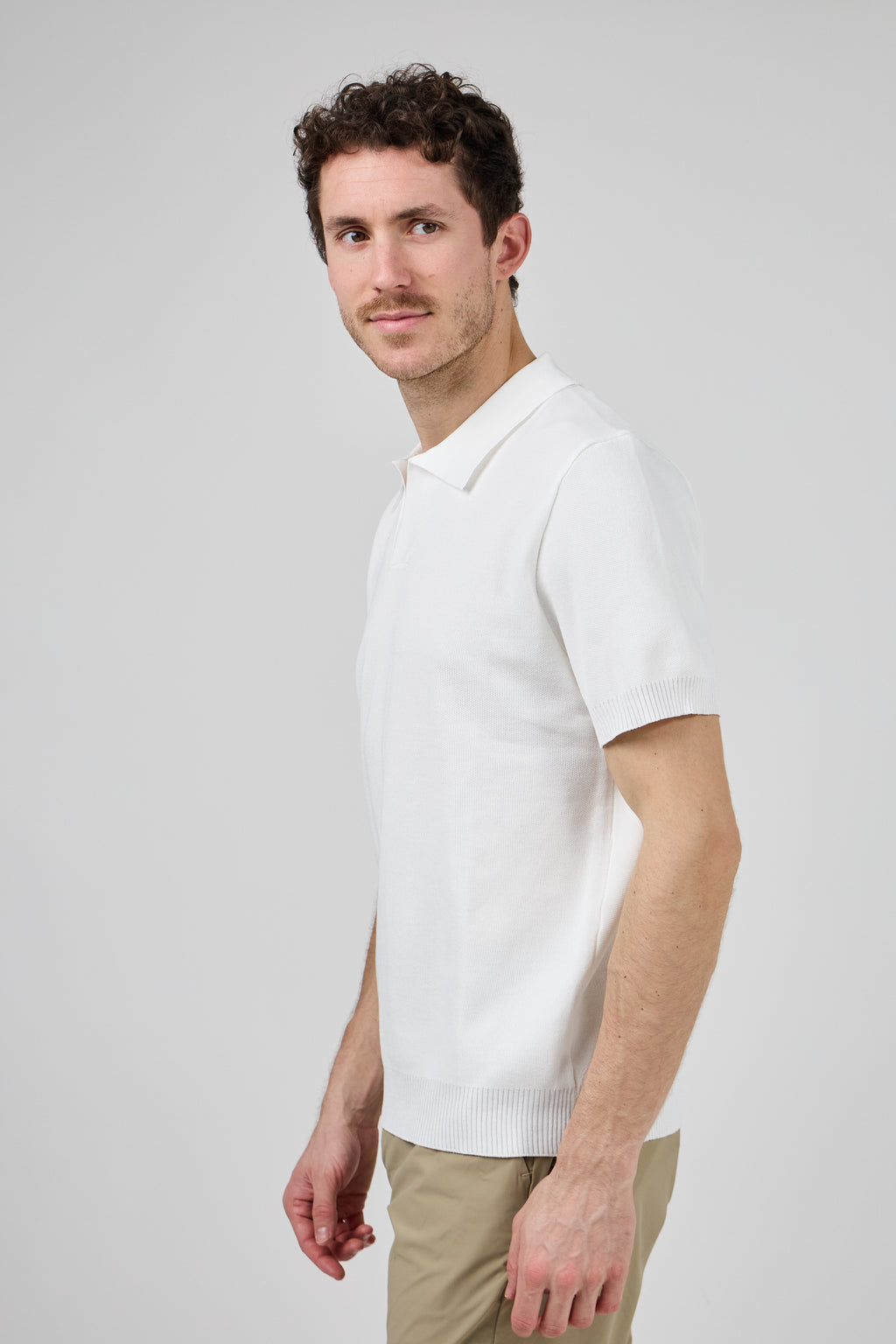 Polo tricoté à manches courtes
